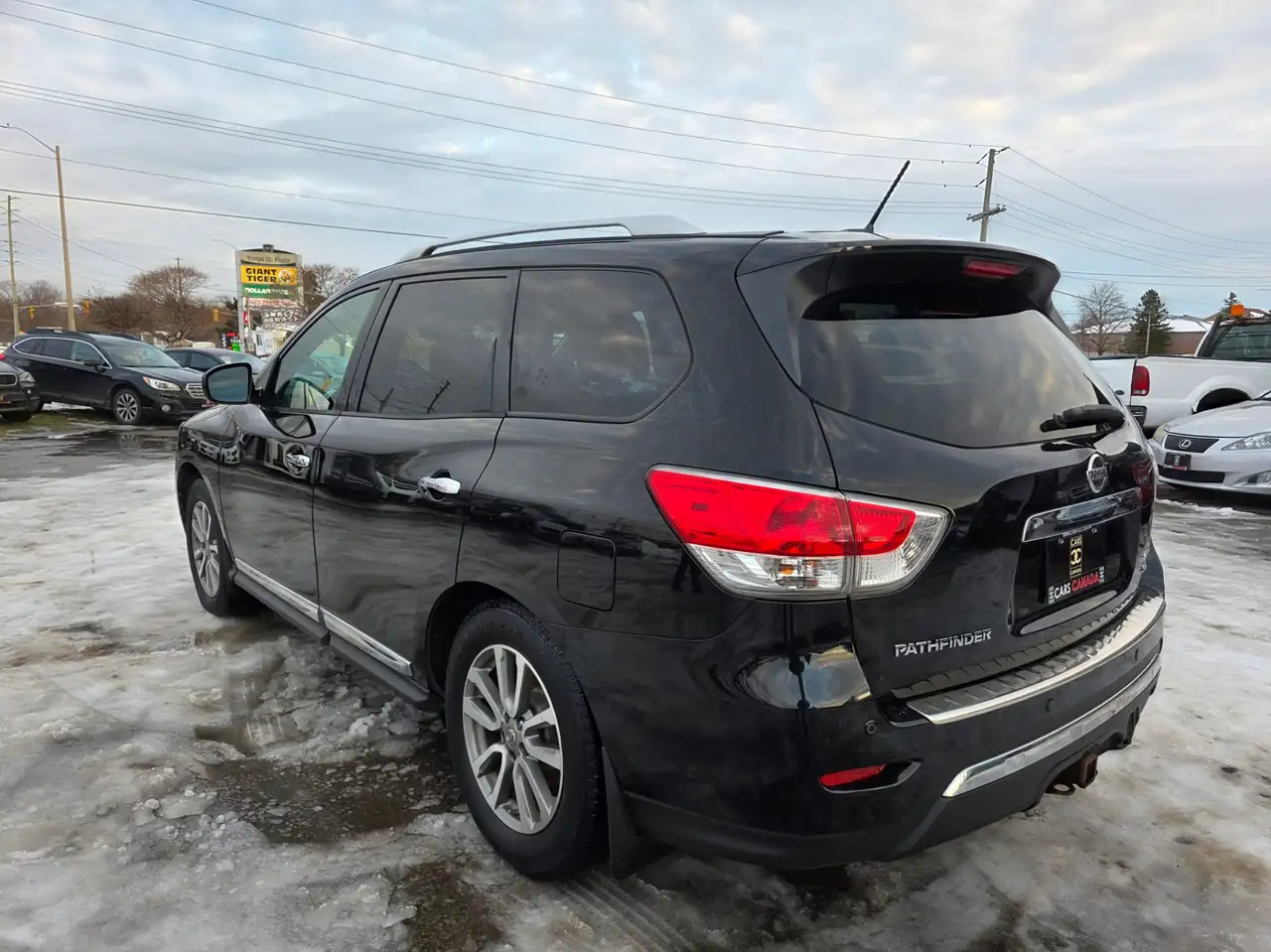 Nissan Pathfinder снимка Nissan Pathfinder