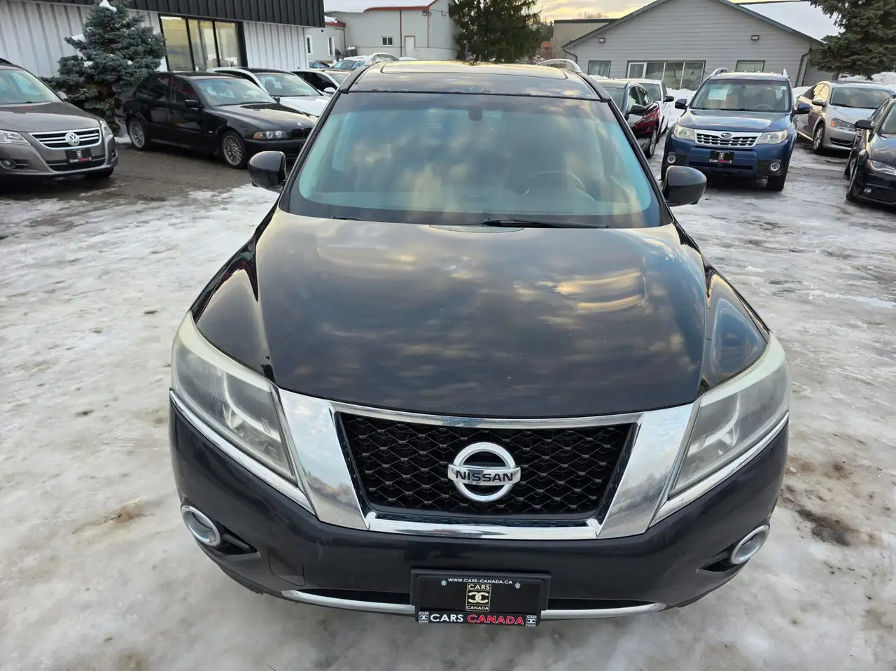 Nissan Pathfinder снимка Nissan Pathfinder