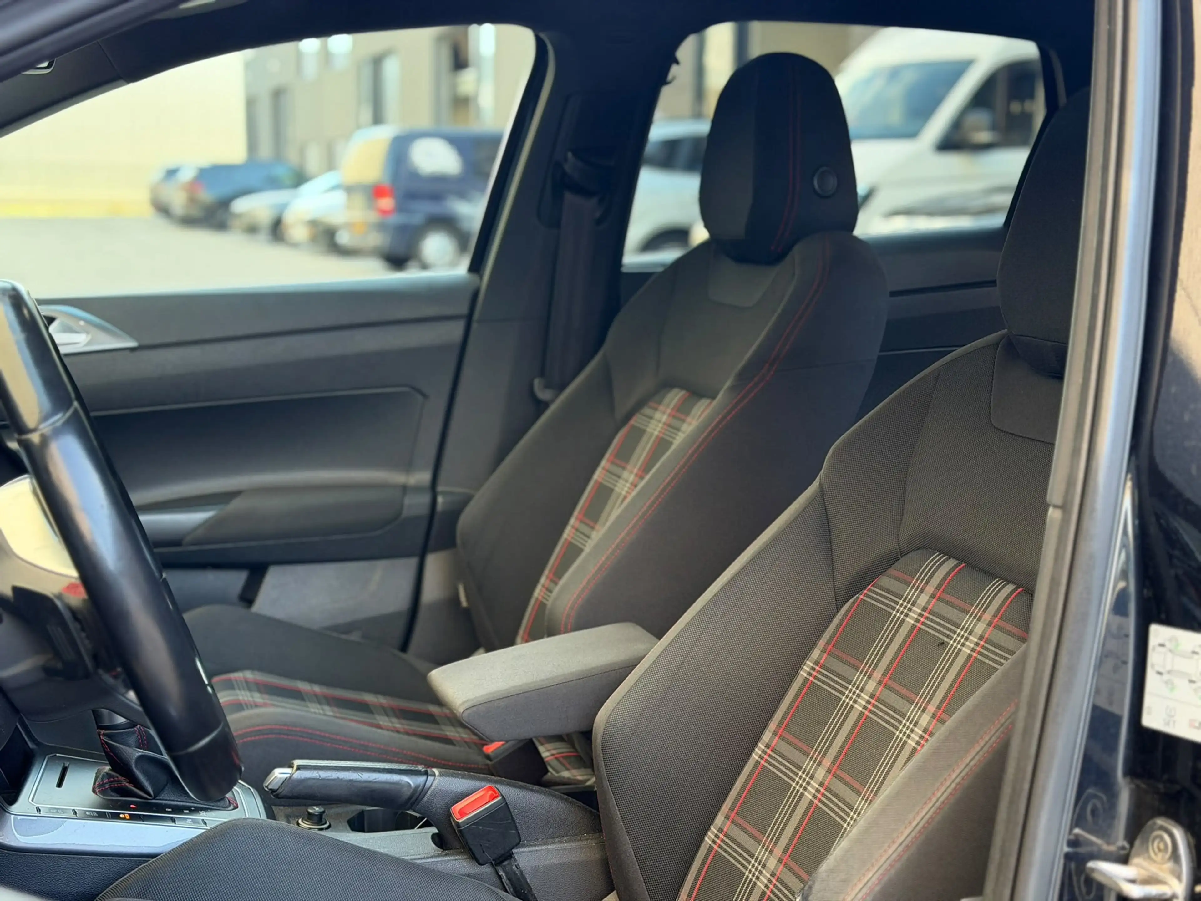 Volkswagen Polo GTI 2.0 TSI 200PK (CARPLAY, PARKEERSENSOREN V+A, AUTOM — photo 17