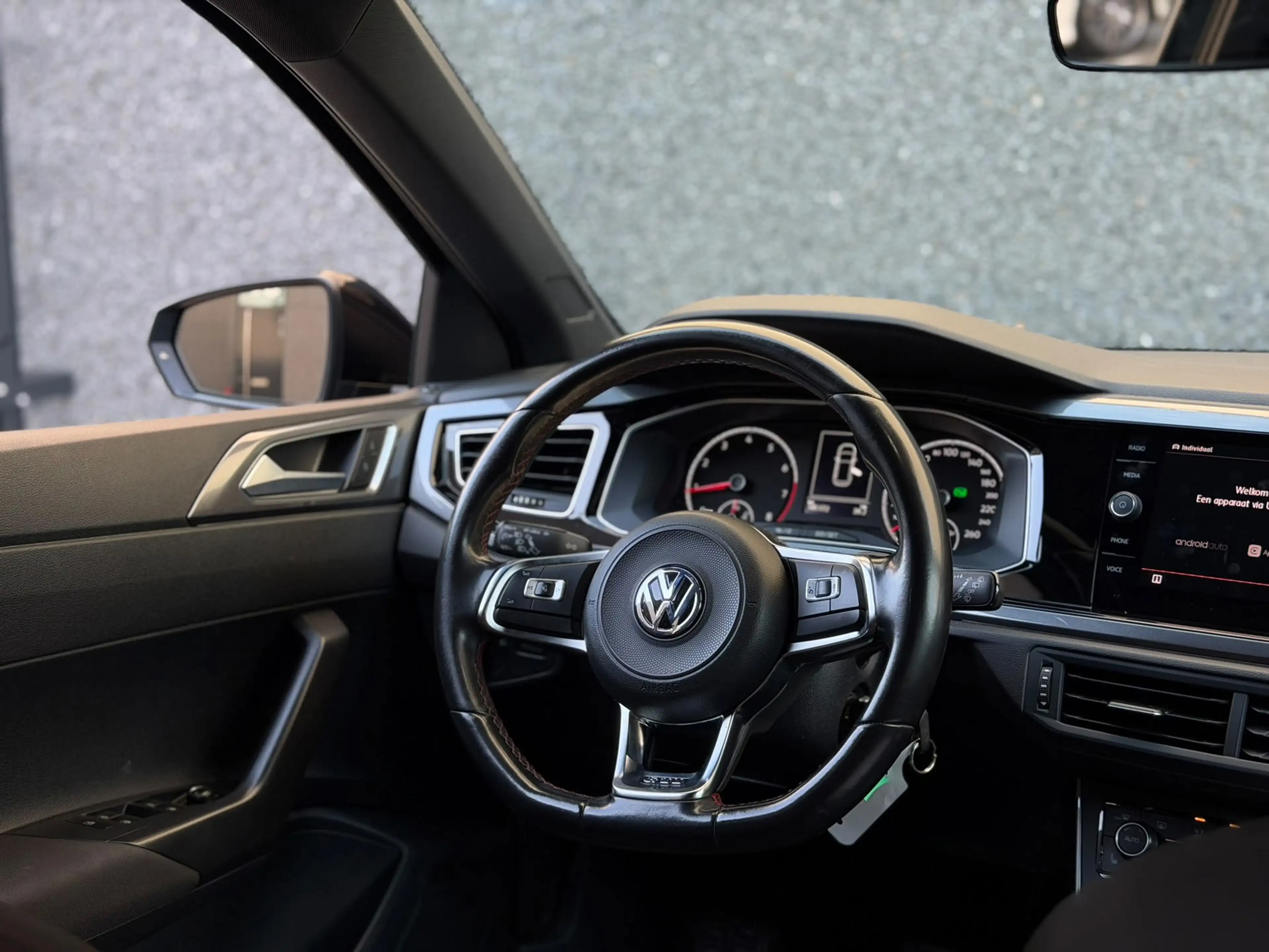 Volkswagen Polo GTI 2.0 TSI 200PK (CARPLAY, PARKEERSENSOREN V+A, AUTOM — photo 3