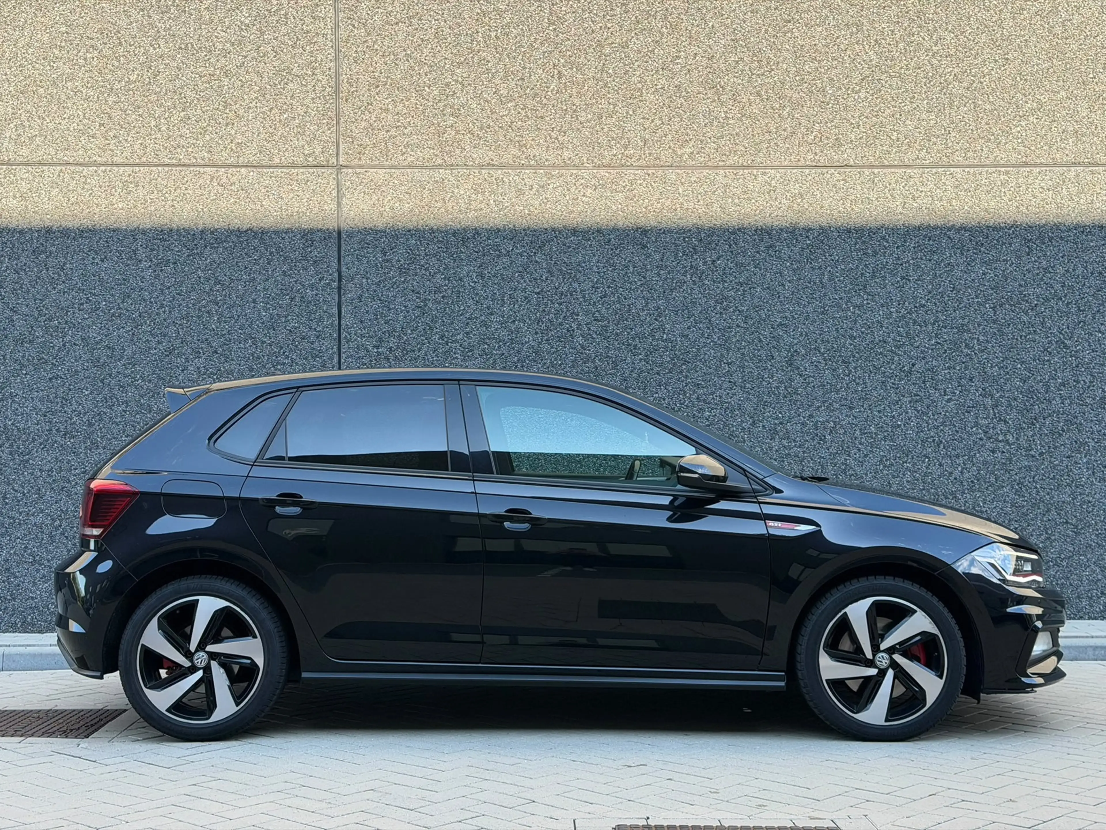 Volkswagen Polo GTI 2.0 TSI 200PK (CARPLAY, PARKEERSENSOREN V+A, AUTOM — photo 2