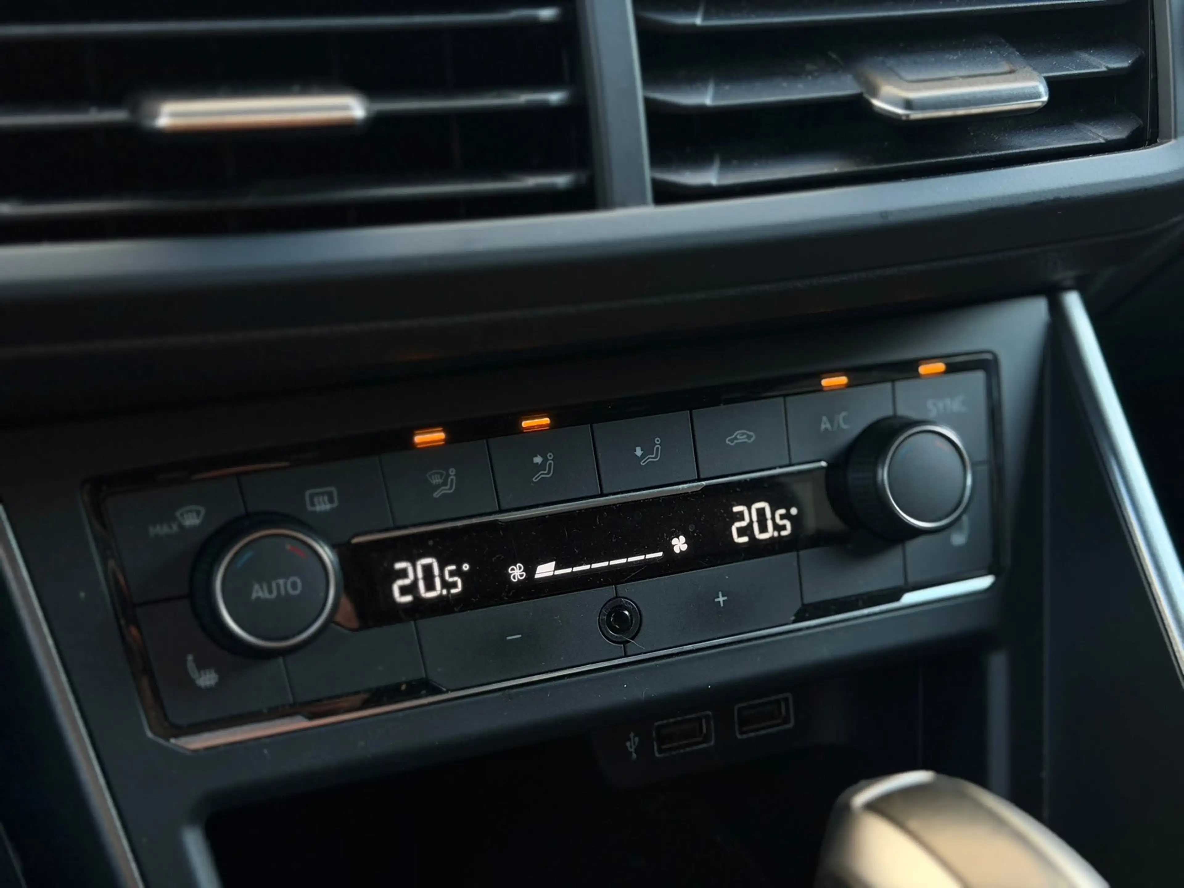 Volkswagen Polo GTI 2.0 TSI 200PK (CARPLAY, PARKEERSENSOREN V+A, AUTOM — photo 7