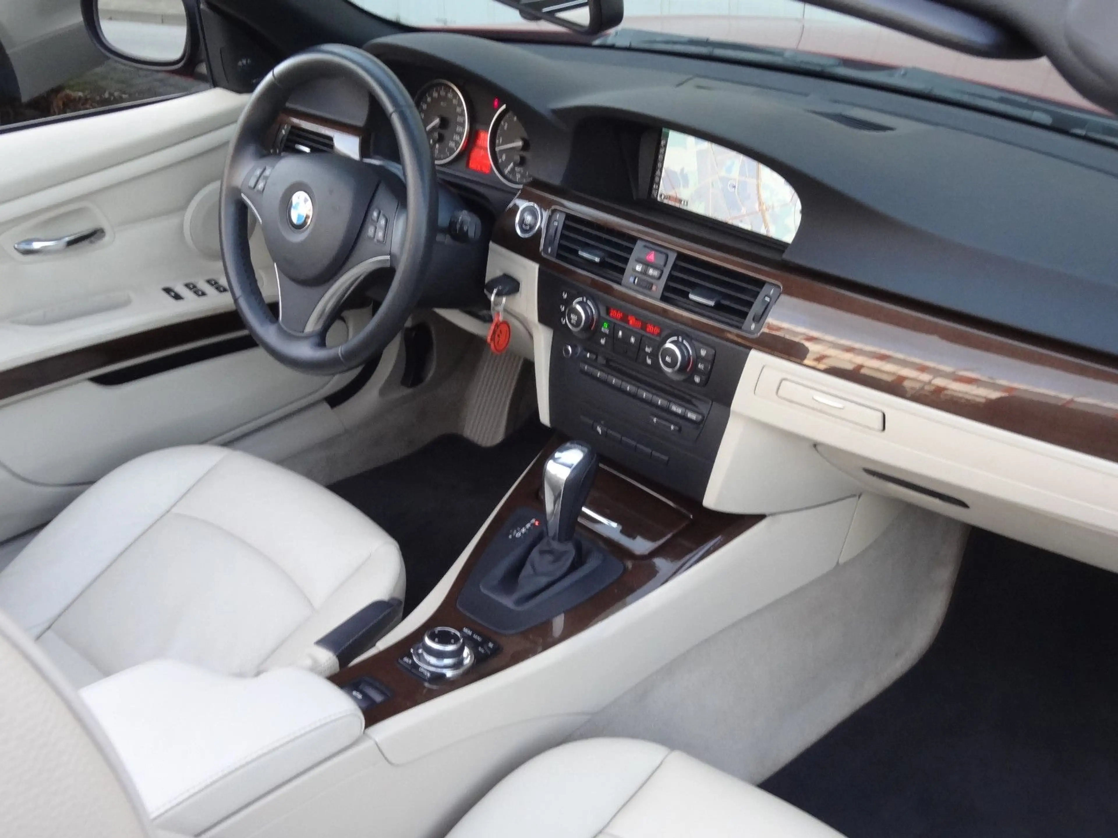 BMW 335 i Cabrio Edition Aut. Bi-Xenon/Navigation/PDC — photo 13