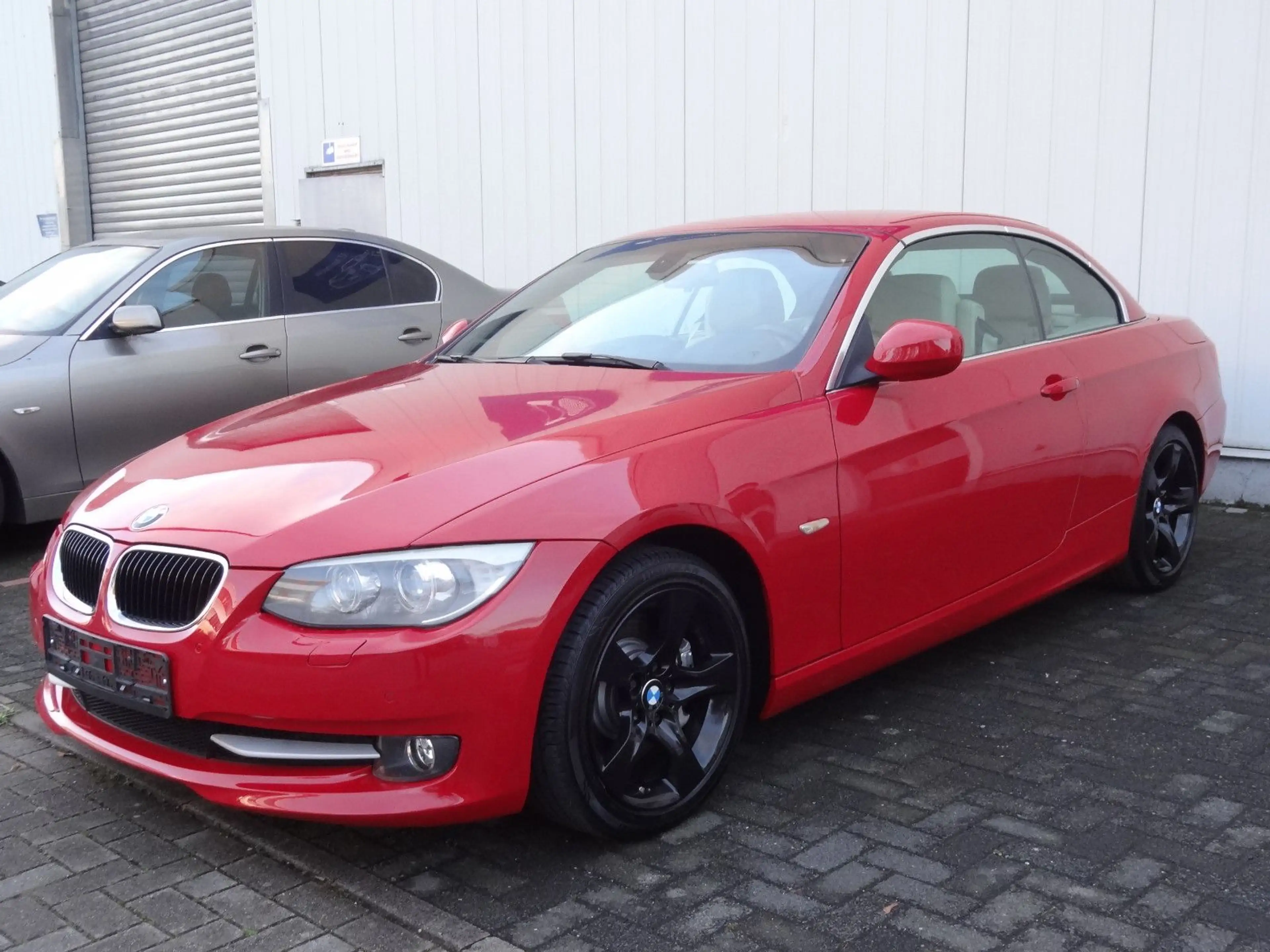 BMW 335 i Cabrio Edition Aut. Bi-Xenon/Navigation/PDC — photo 3