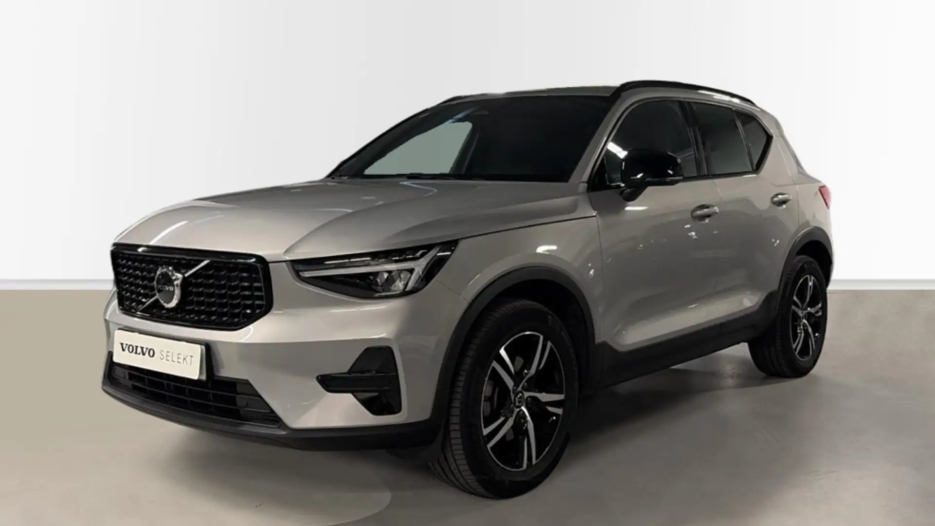 Volvo XC40 2.0 B3 PLUS DARK AUTO 163 5P - 1