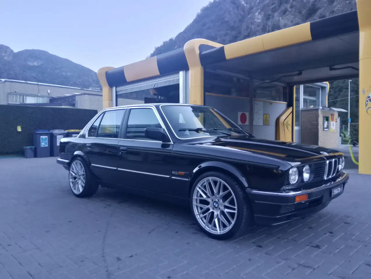 BMW 318i 4p, foto 2