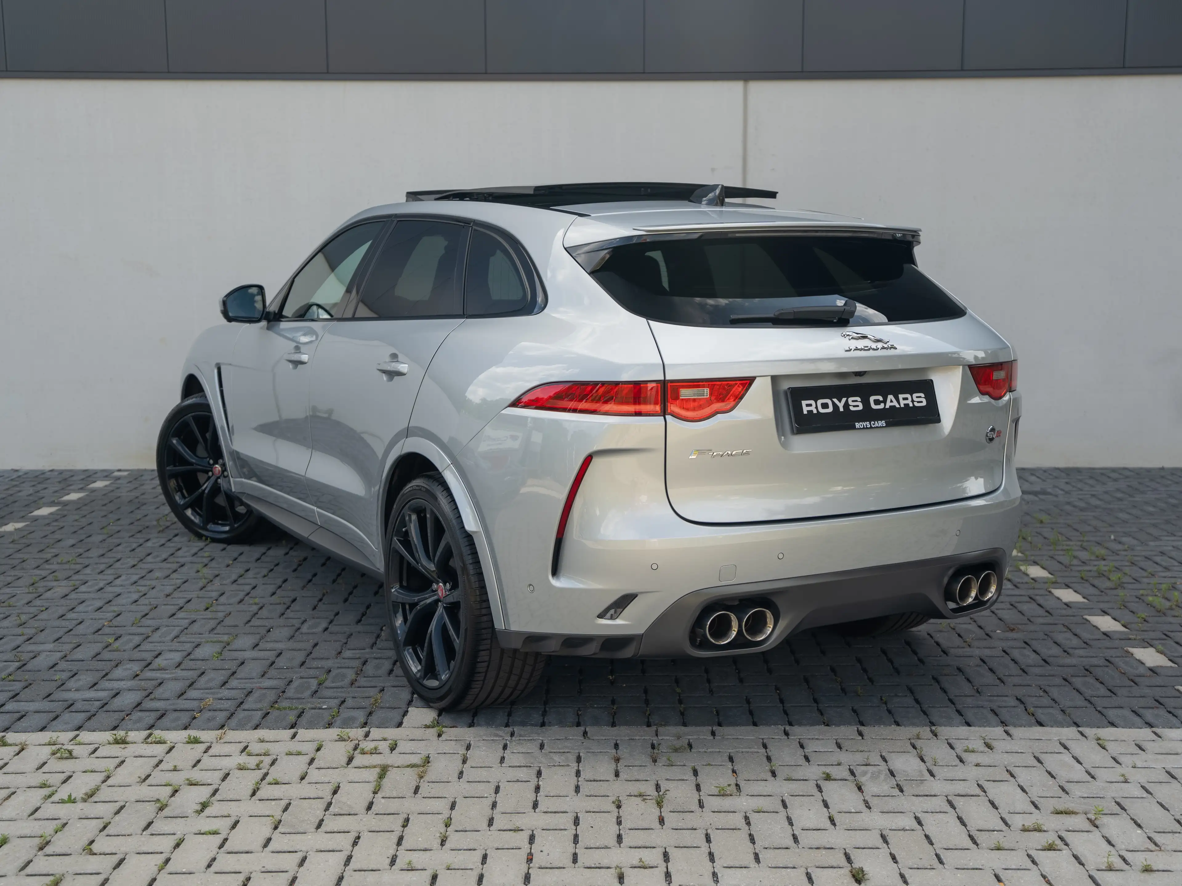 Jaguar F-Pace F-Pace SVR 5.0 V8 AWD LICHTE VRACHT/DEALER SERVICED/PRE OPF/1ST BE OWNER — photo 7