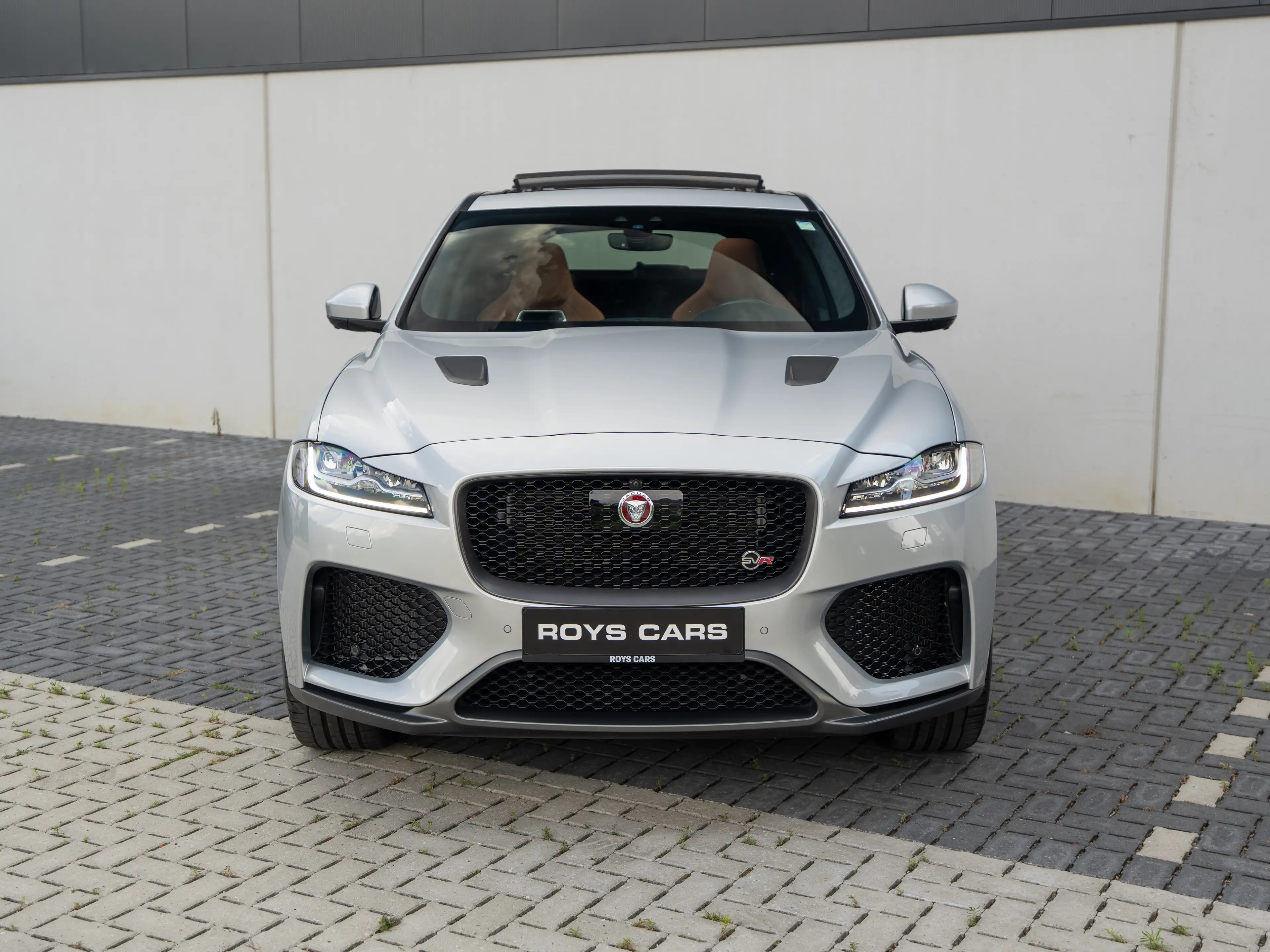 Jaguar F-Pace F-Pace SVR 5.0 V8 AWD LICHTE VRACHT/DEALER SERVICED/PRE OPF/1ST BE OWNER — photo 2