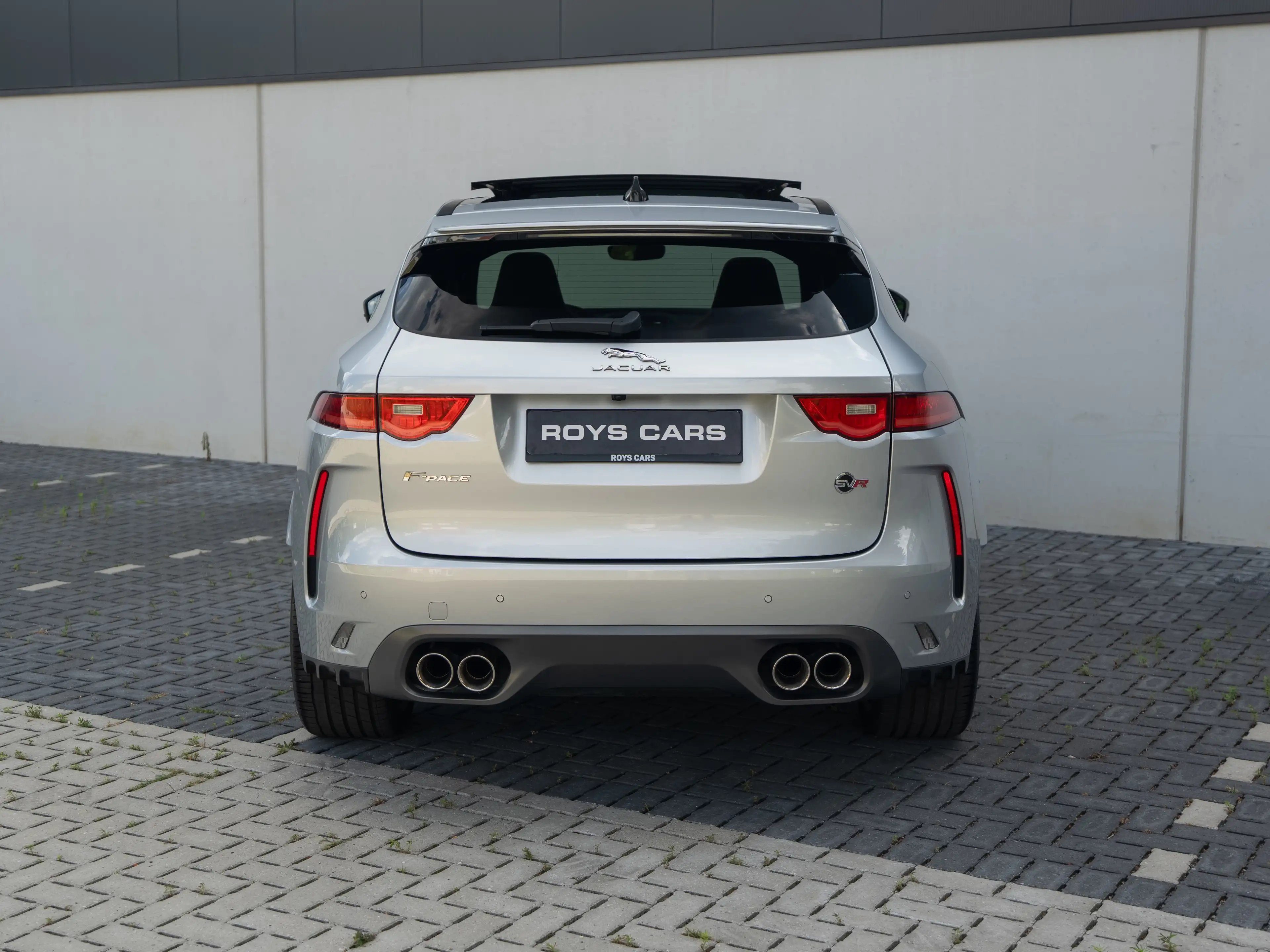 Jaguar F-Pace F-Pace SVR 5.0 V8 AWD LICHTE VRACHT/DEALER SERVICED/PRE OPF/1ST BE OWNER — photo 5