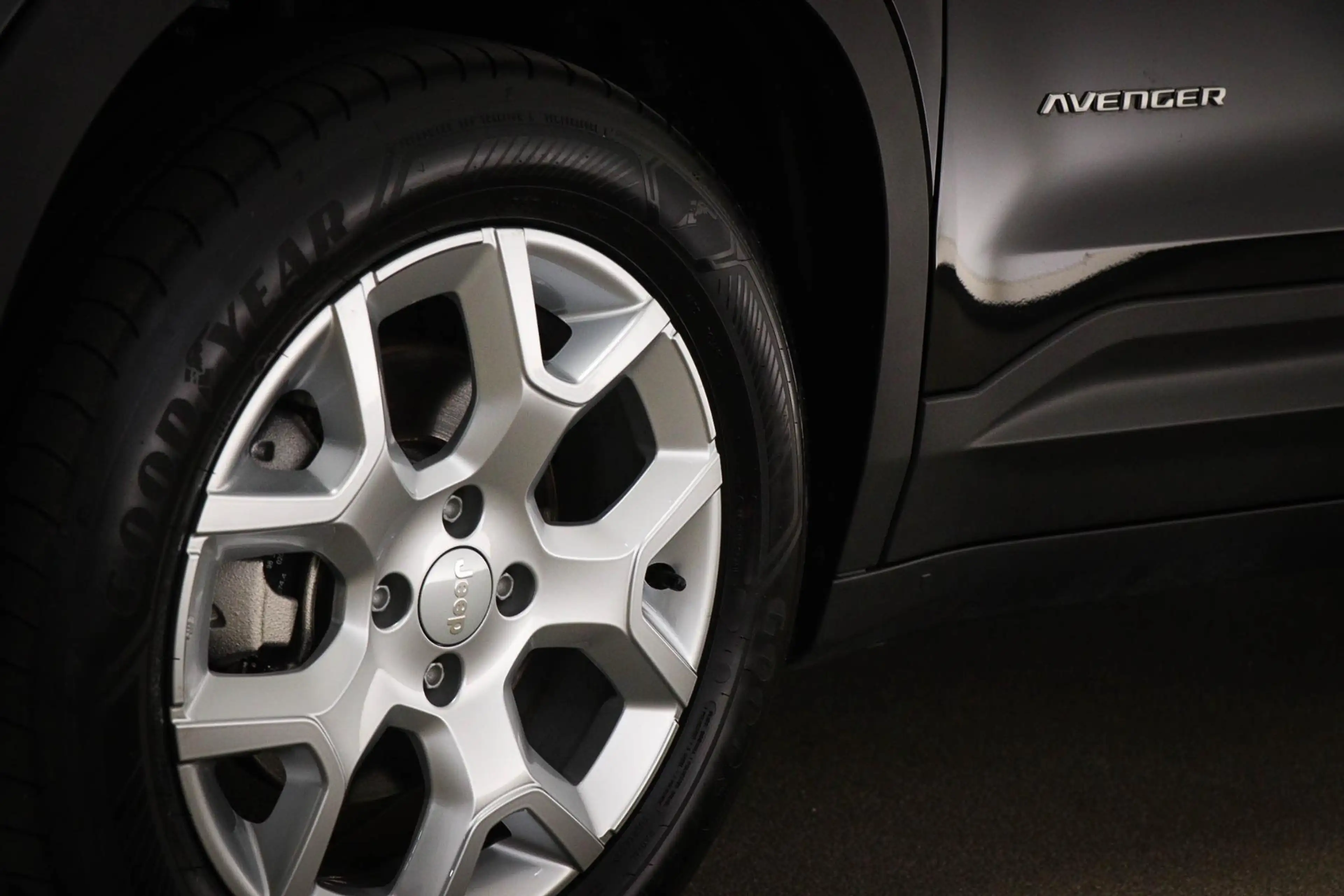 Jeep Avenger Altitude 54 kWh | SOH 97% | CLIMA | DAB | APPLE | — photo 18