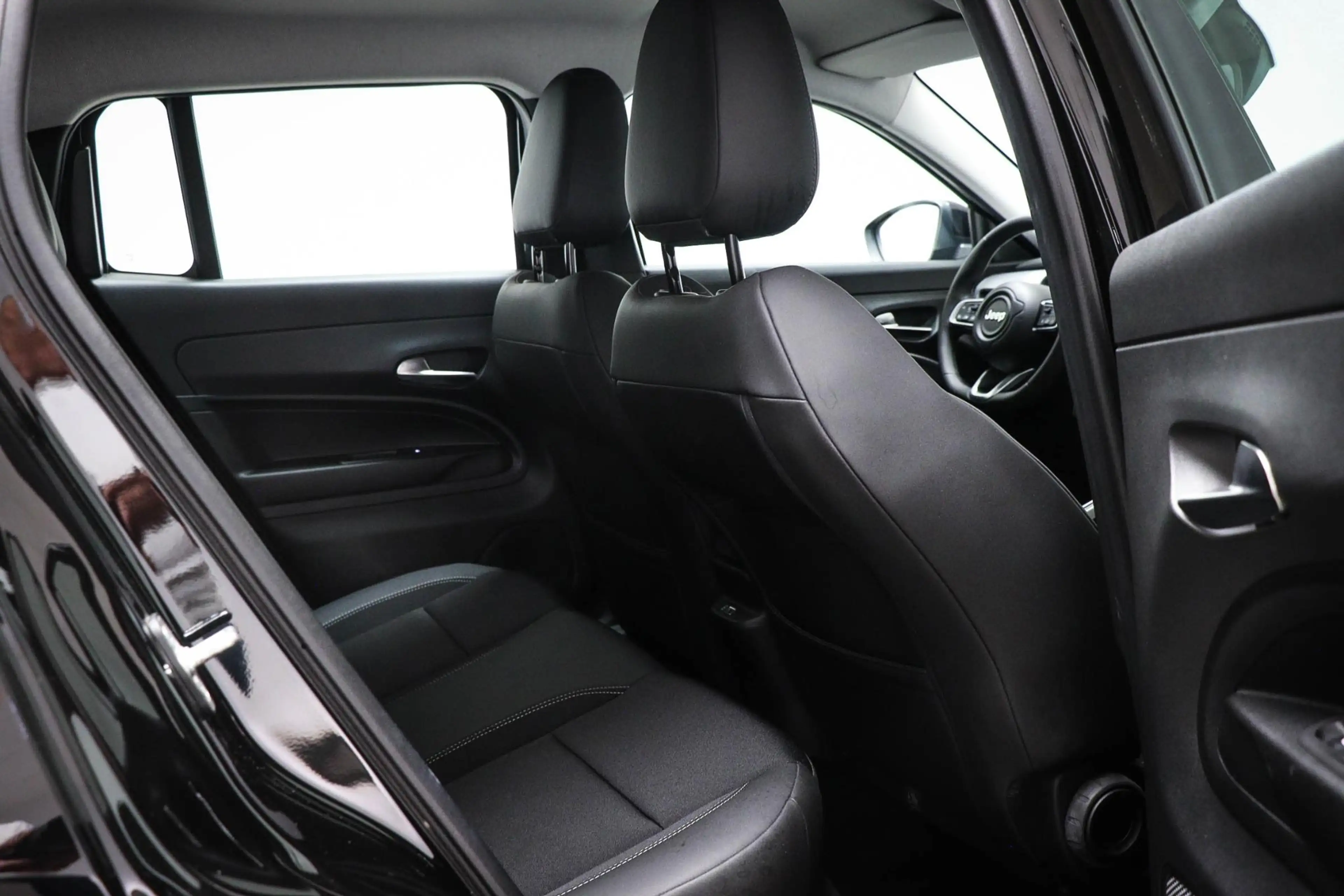 Jeep Avenger Altitude 54 kWh | SOH 97% | CLIMA | DAB | APPLE | — photo 12