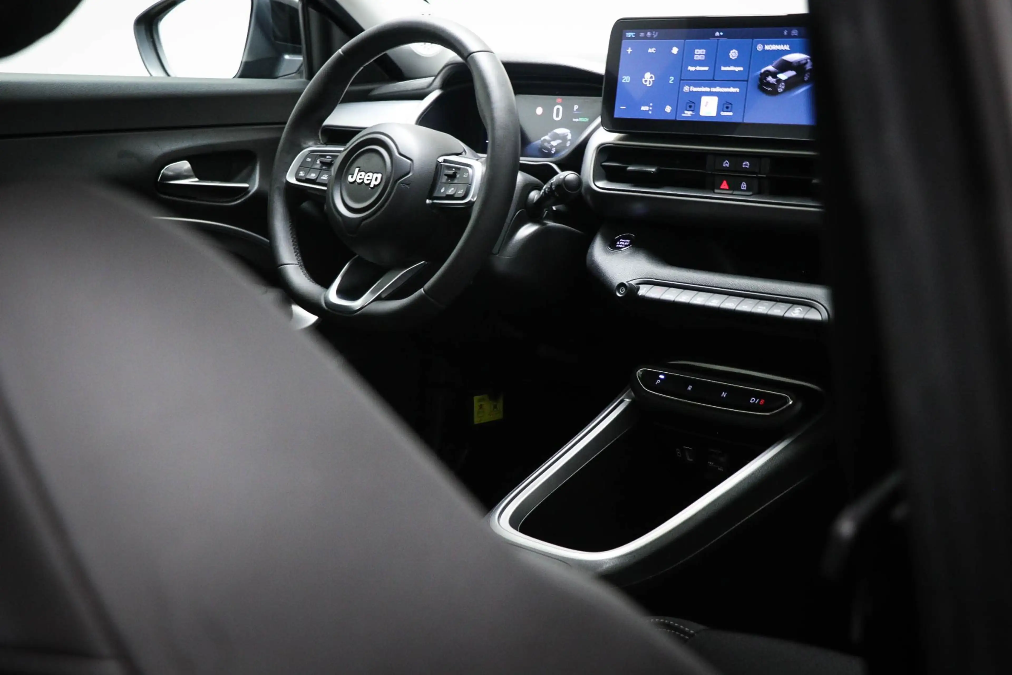 Jeep Avenger Altitude 54 kWh | SOH 97% | CLIMA | DAB | APPLE | — photo 13