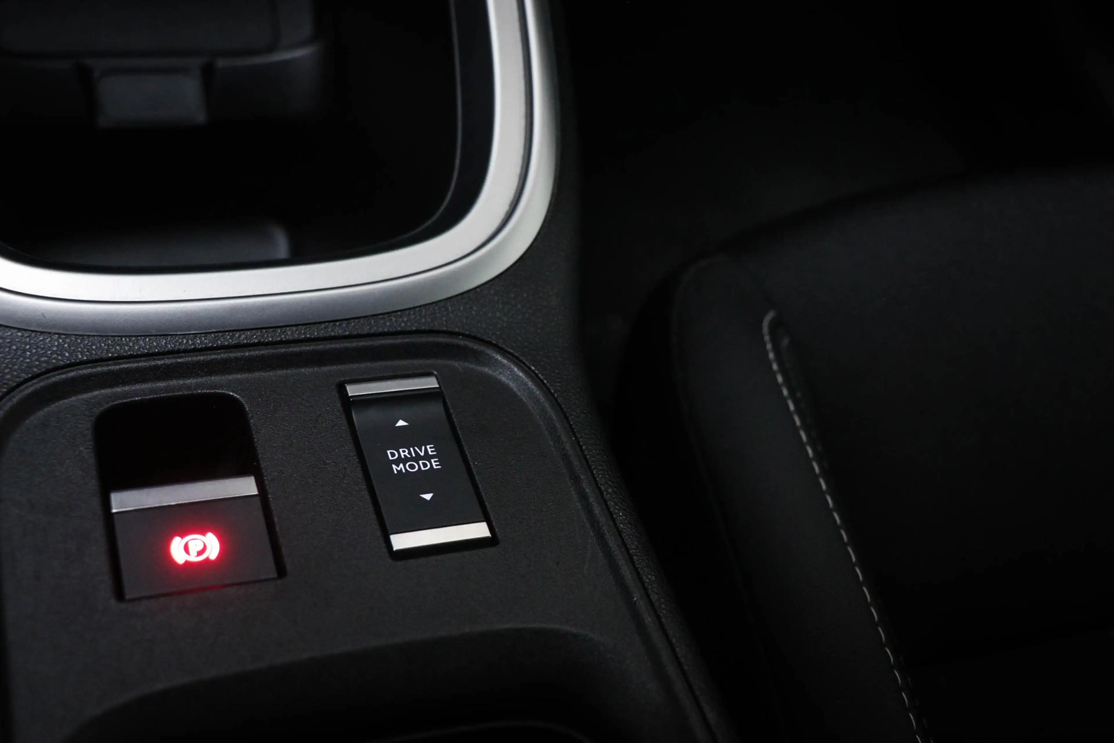 Jeep Avenger Altitude 54 kWh | SOH 97% | CLIMA | DAB | APPLE | — photo 38