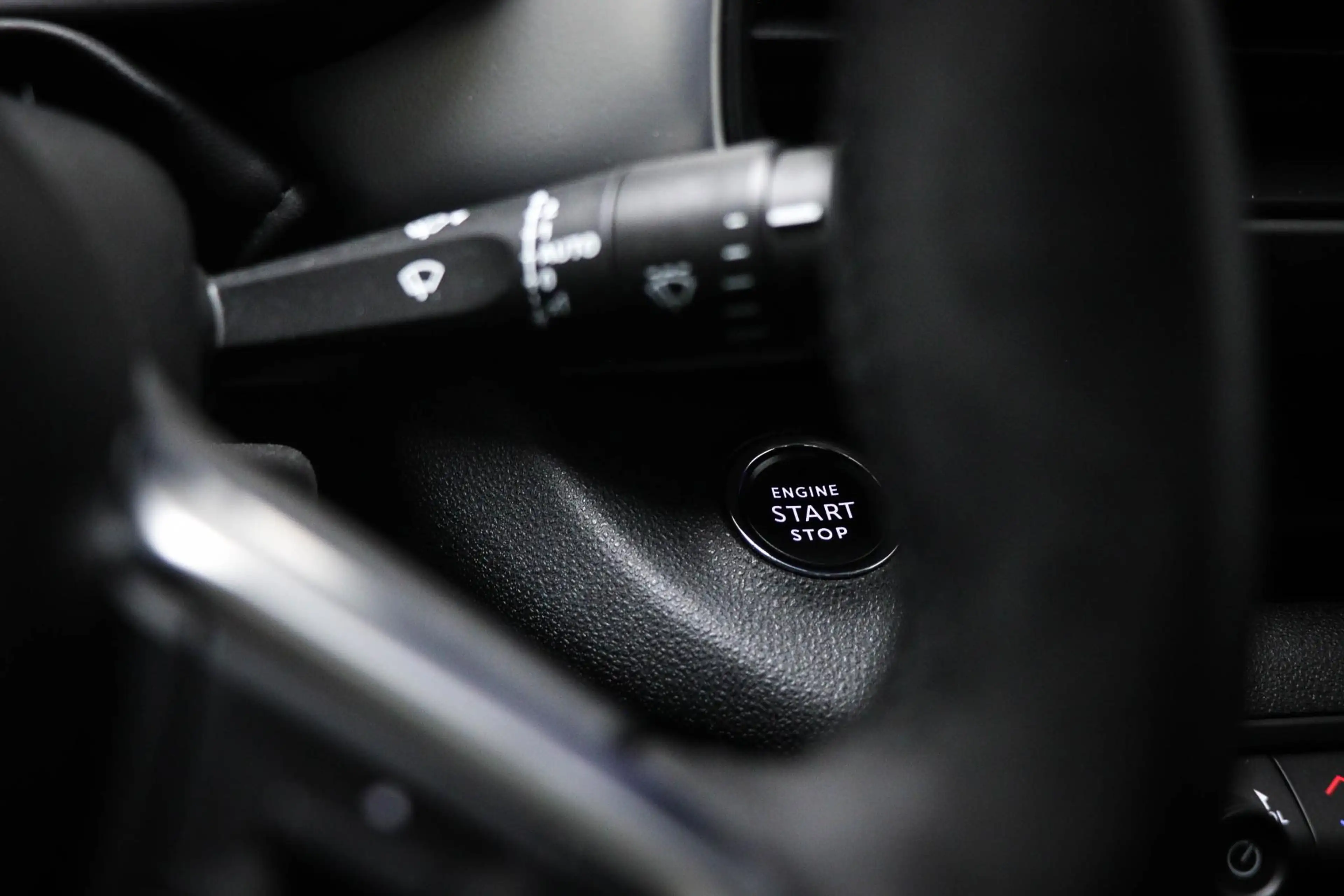 Jeep Avenger Altitude 54 kWh | SOH 97% | CLIMA | DAB | APPLE | — photo 35