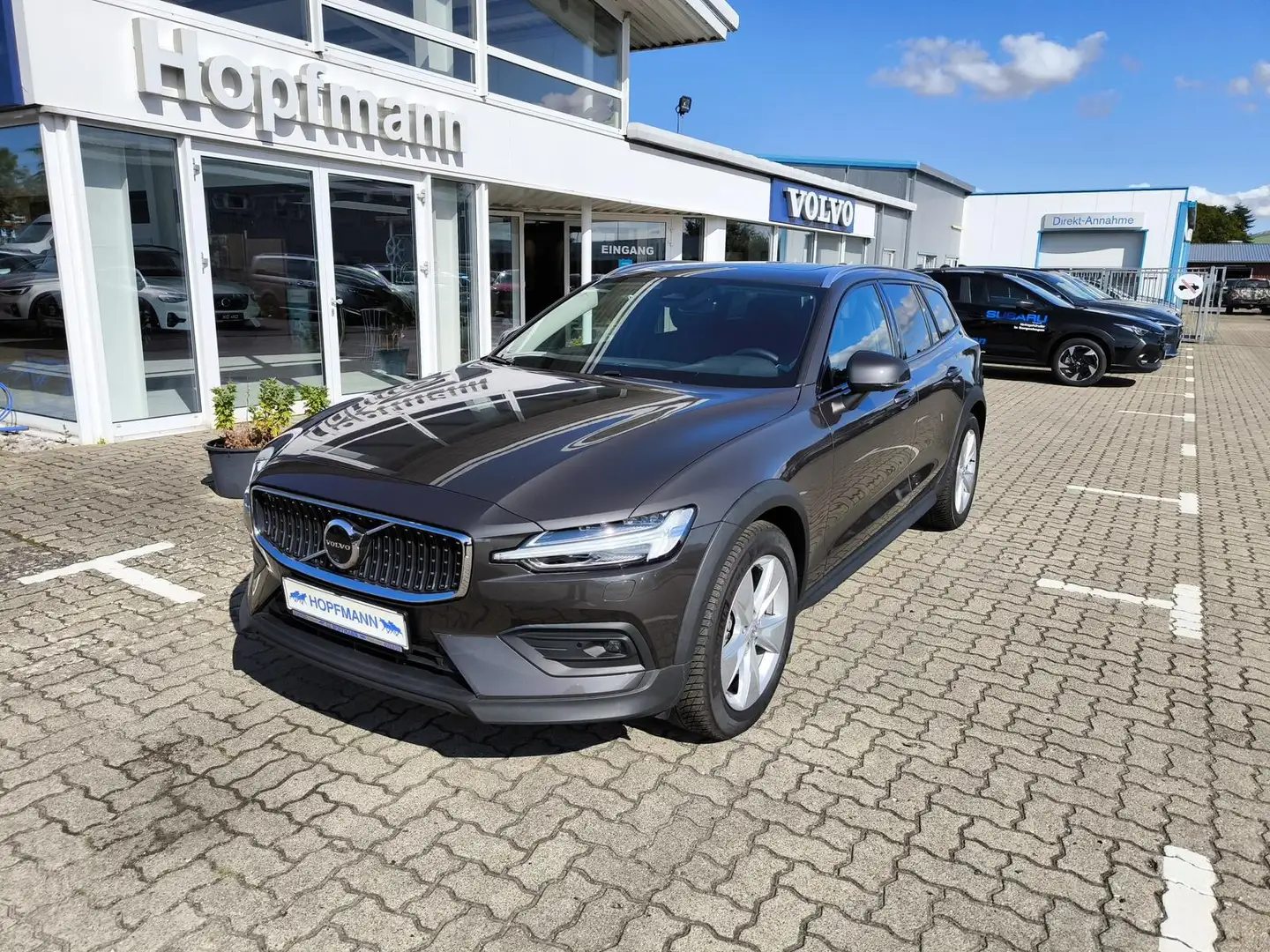 Volvo V60 B5 Benzin AWD Cross Country Plus Bright Gris - 1