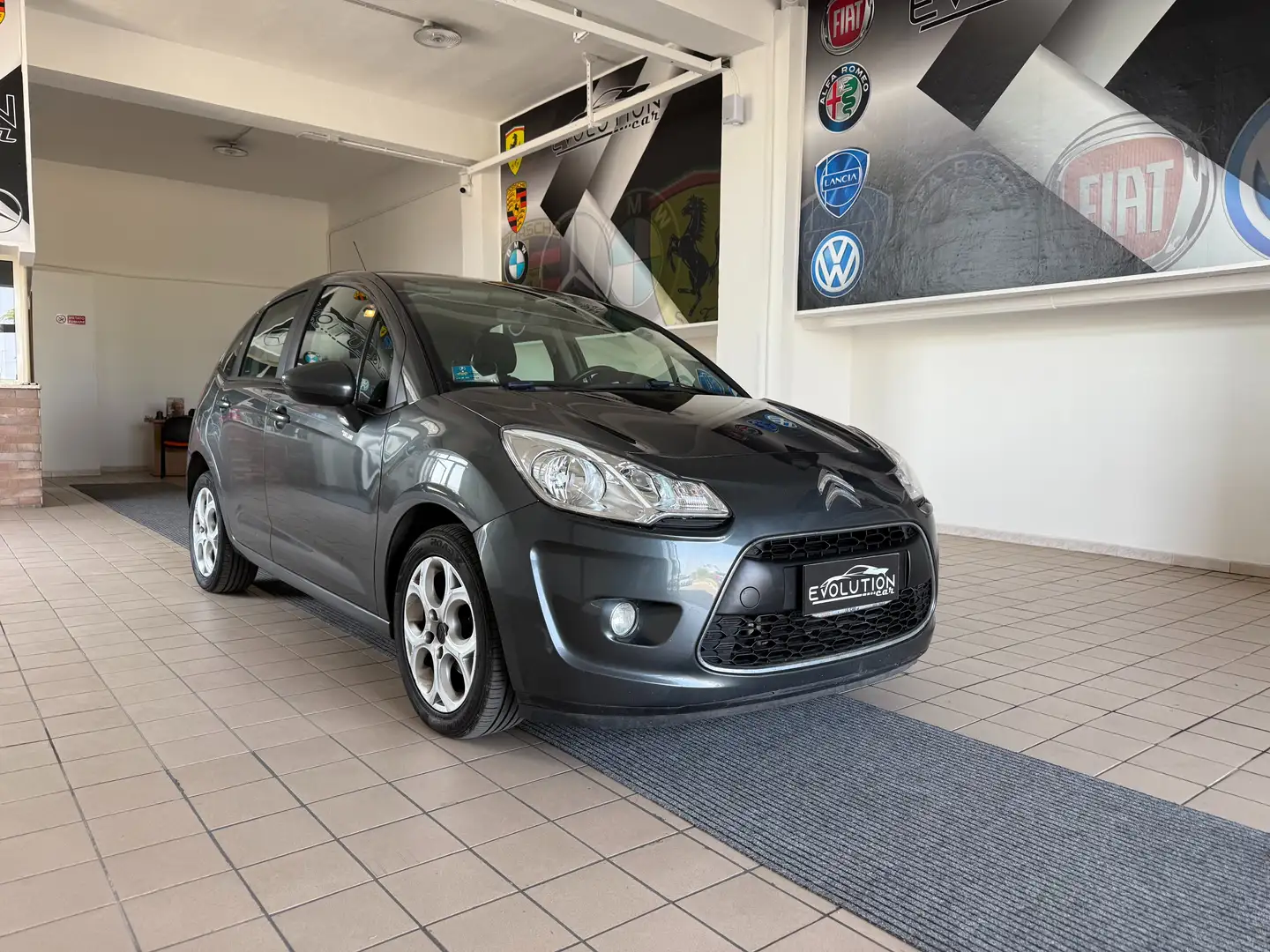 Citroen C3 C3 II 2009 1.4 hdi Exclusive c/esp Schwarz - 1