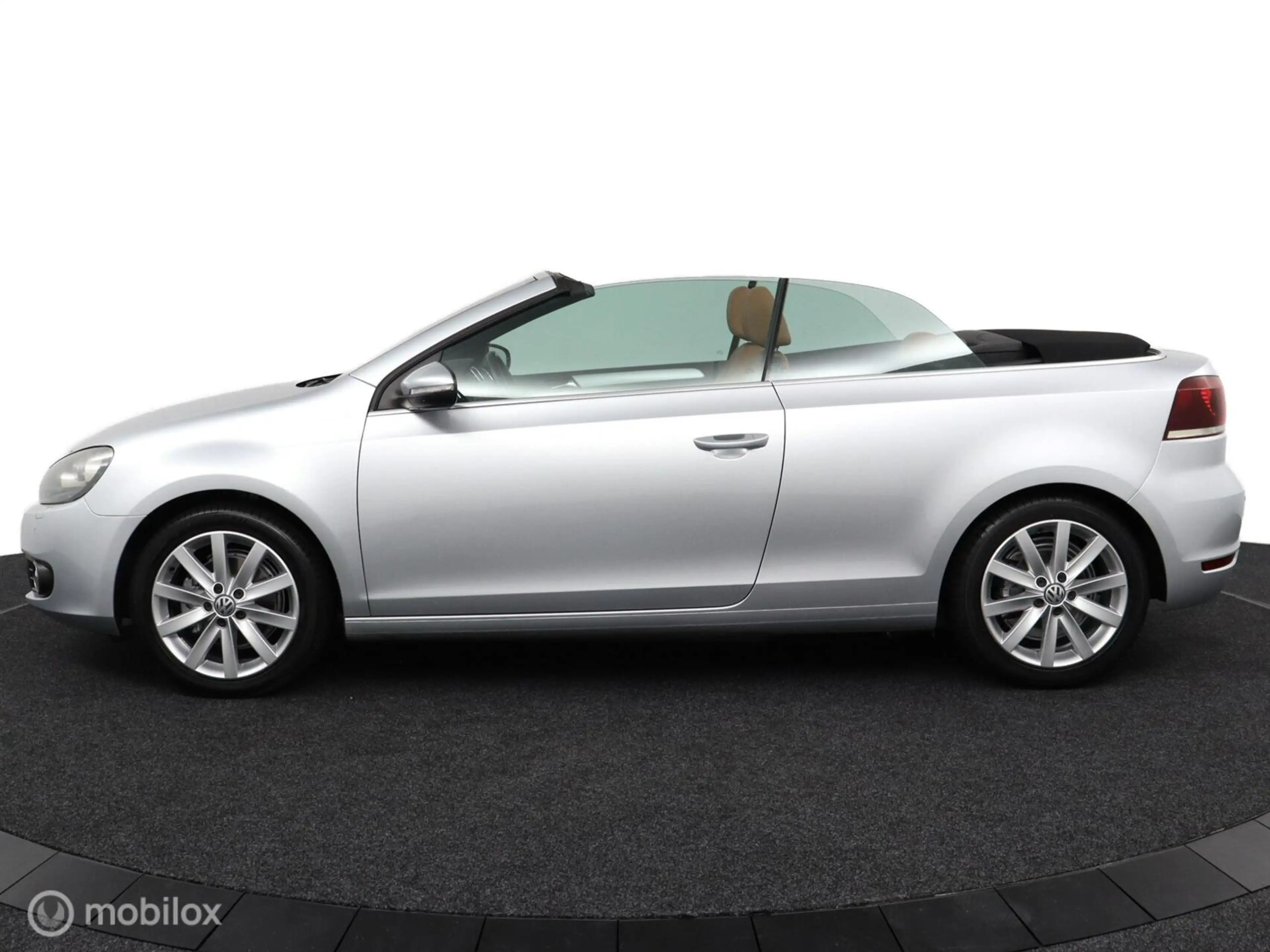 Volkswagen Golf Cabriolet 1.2 TSI BlueMotion | Bruin leder | Sensoren V & A — photo 9