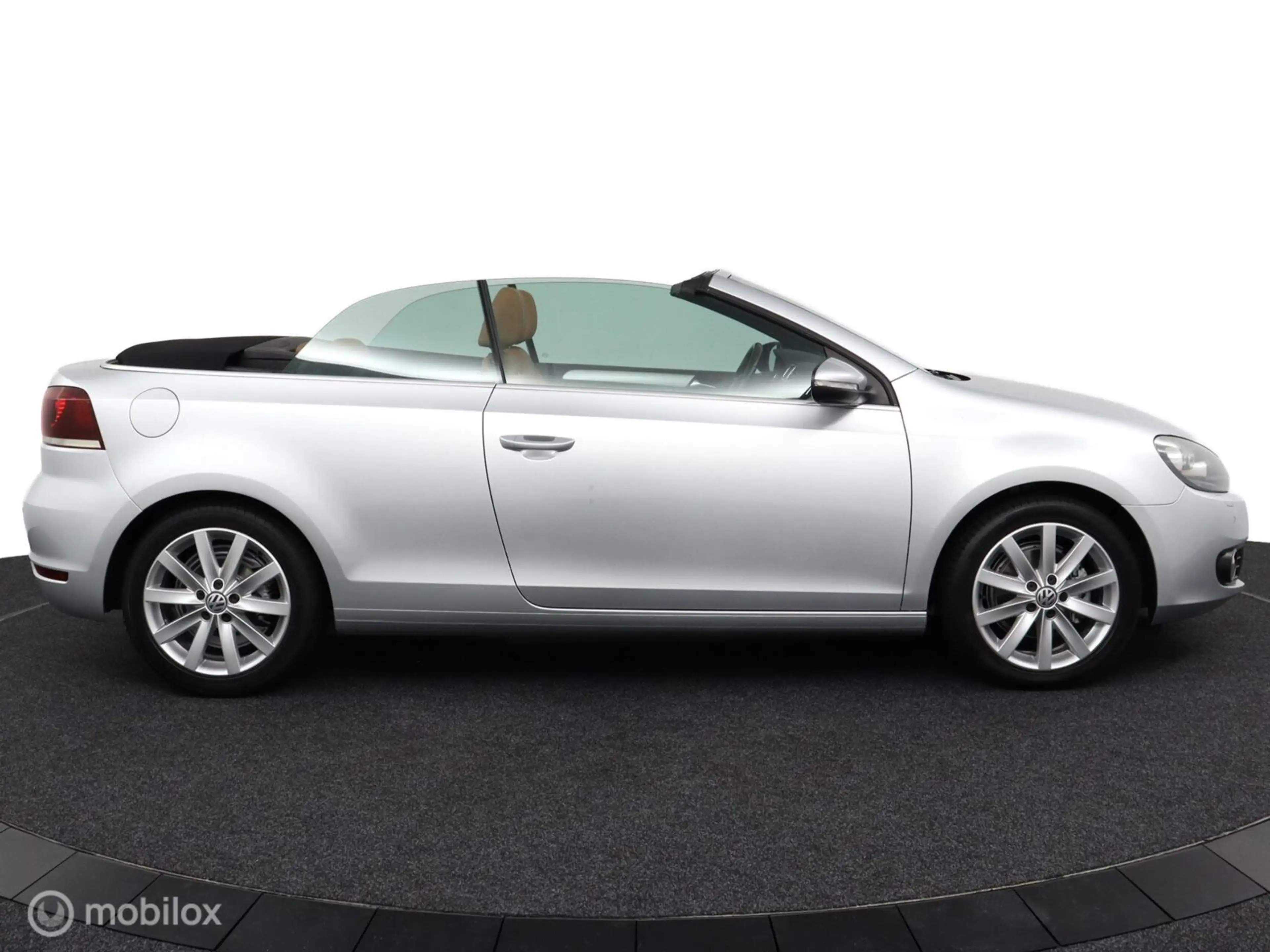 Volkswagen Golf Cabriolet 1.2 TSI BlueMotion | Bruin leder | Sensoren V & A — photo 5