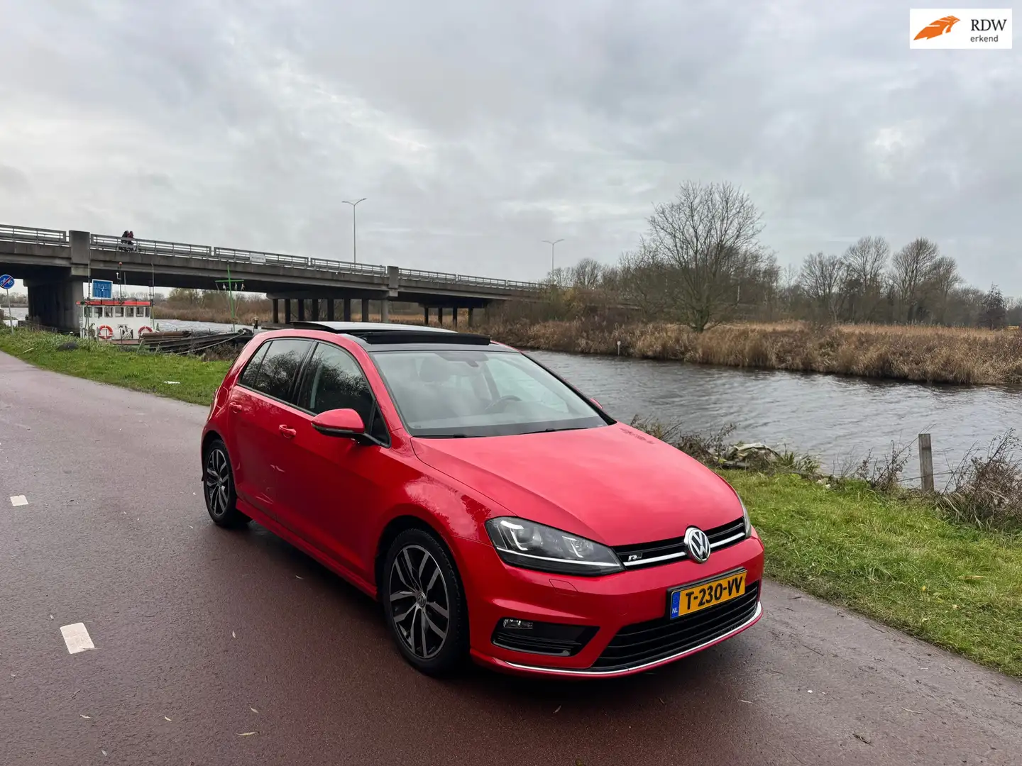 Volkswagen Golf 1.4 TSI ACT Highline|Pano|R Look|Verw.Stuur| Rood - 1