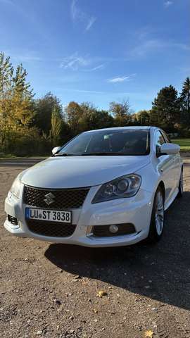 Imagine Suzuki Kizashi 2.4 4x4 CVT Sport
