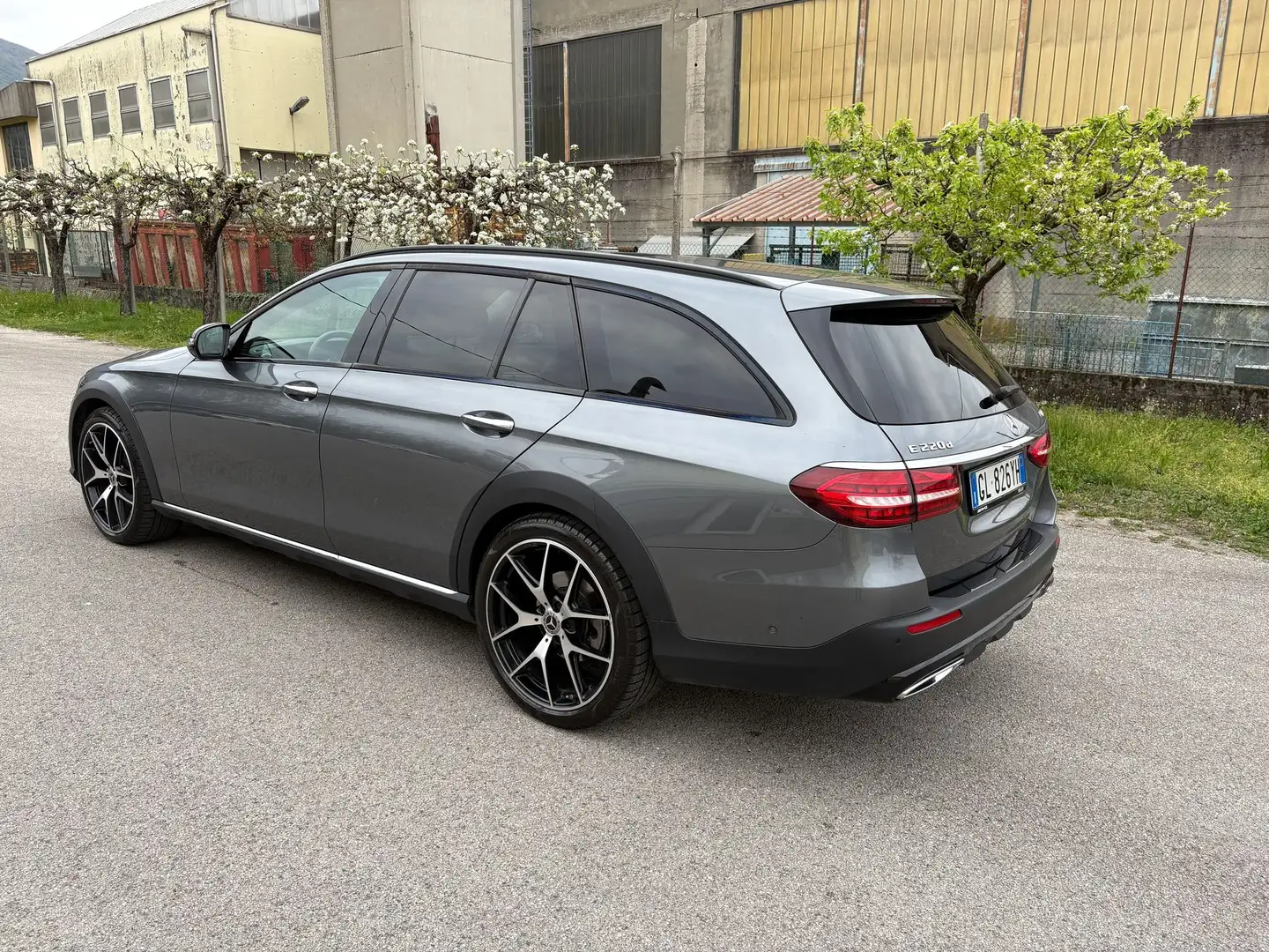 Mercedes-Benz E 220 E SW All-Terrain 220 d  Premium Plus 4matic auto Grigio - 2