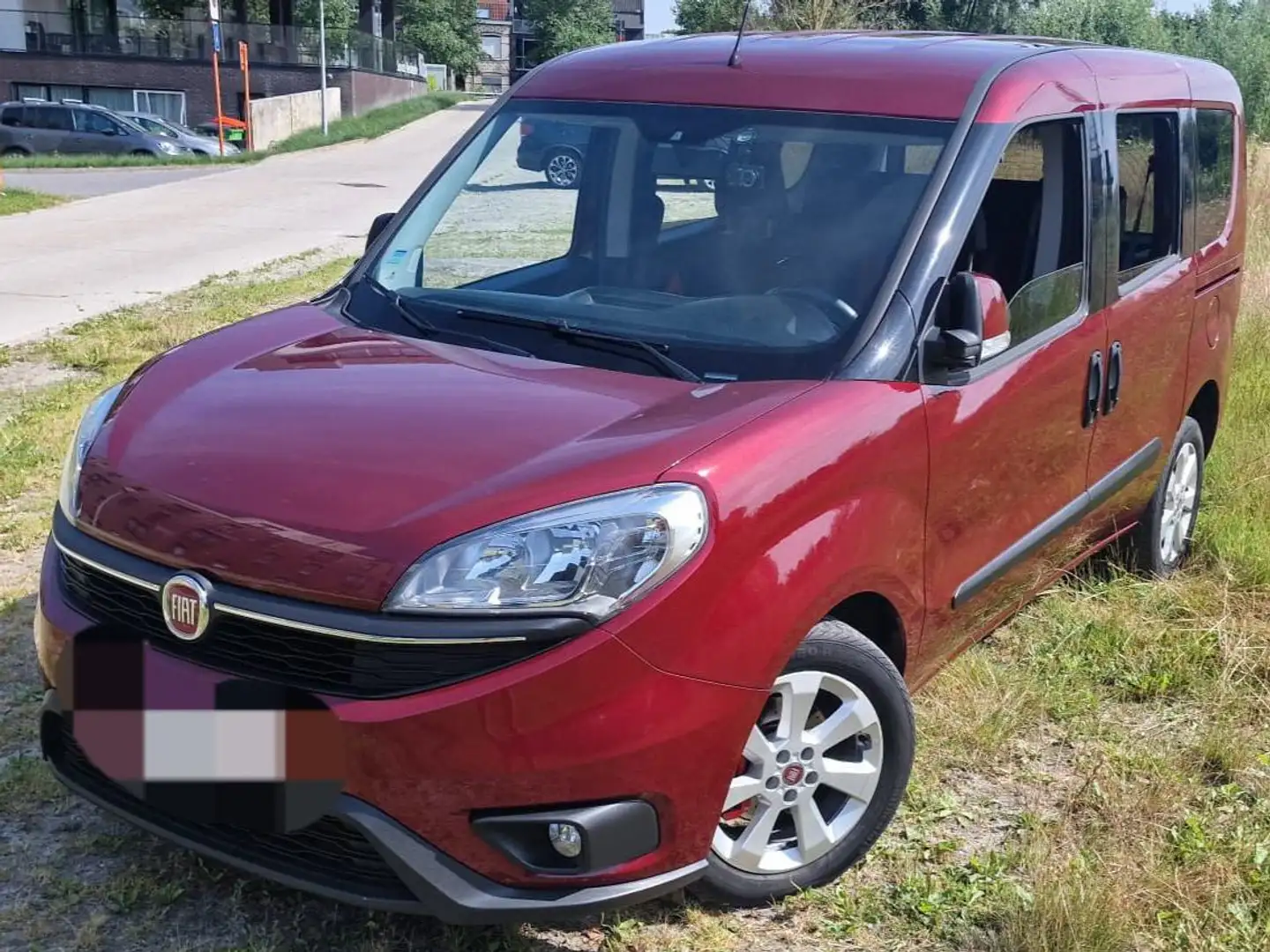 Fiat Doblo Doblo Cargo DPF Rood - 1