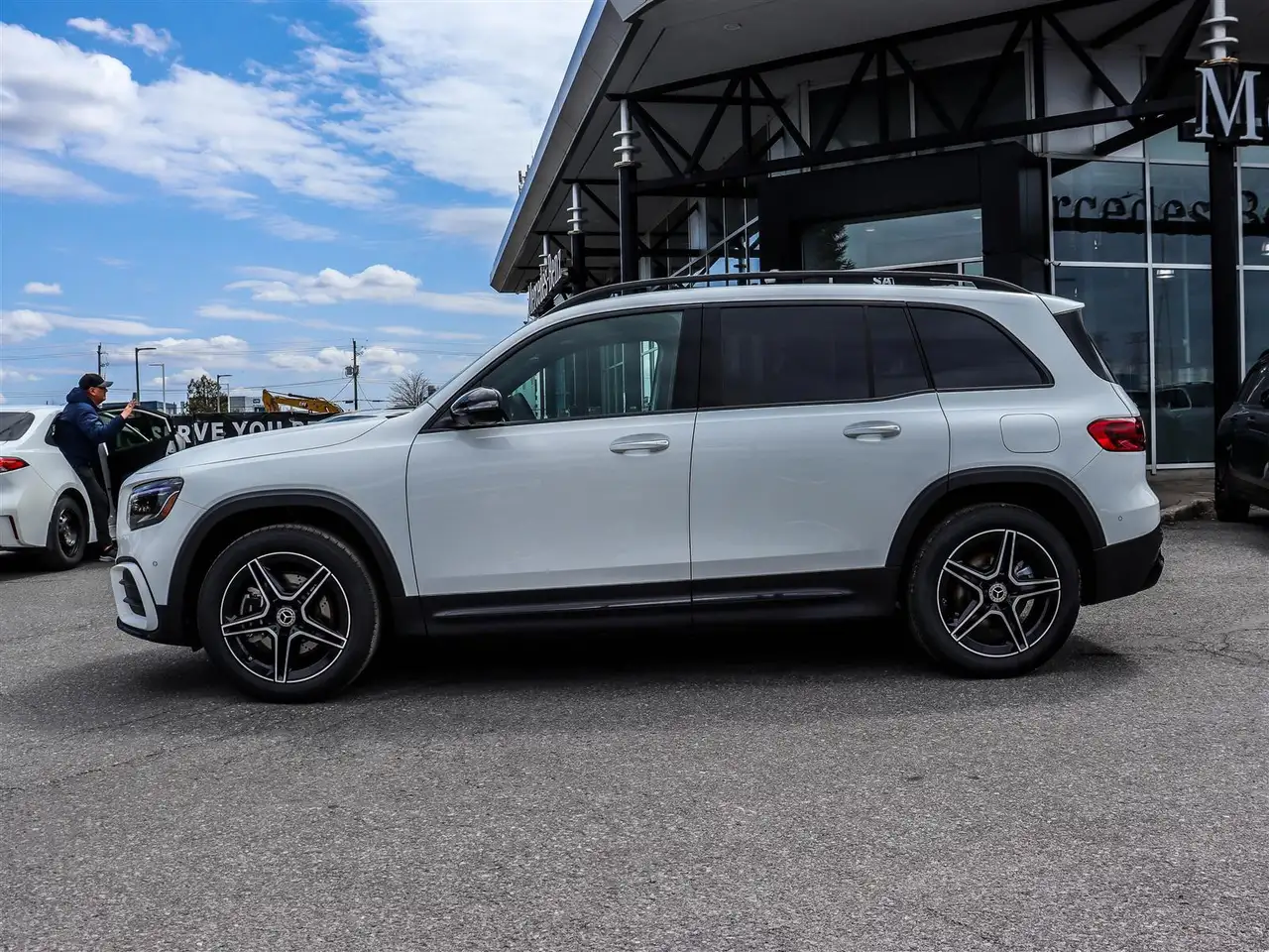 Mercedes-Benz GLB снимка Mercedes-Benz GLB