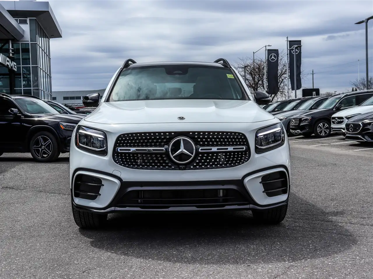 Mercedes-Benz GLB снимка Mercedes-Benz GLB