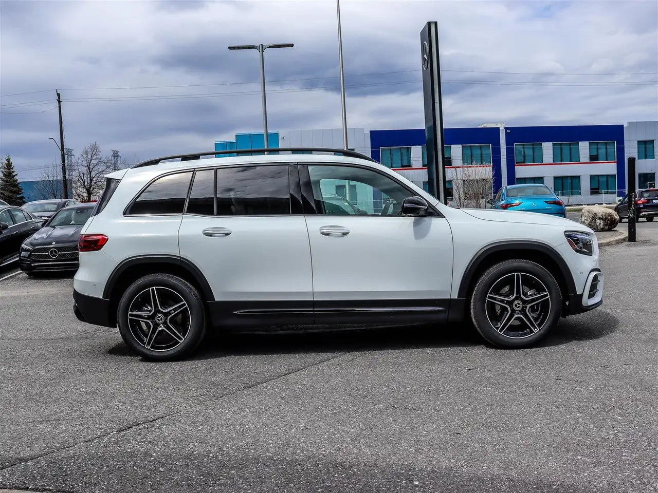 Mercedes-Benz GLB снимка Mercedes-Benz GLB