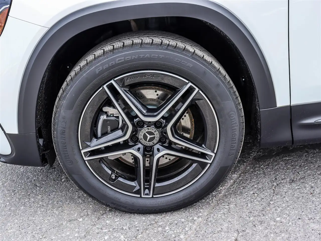 Mercedes-Benz GLB снимка Mercedes-Benz GLB