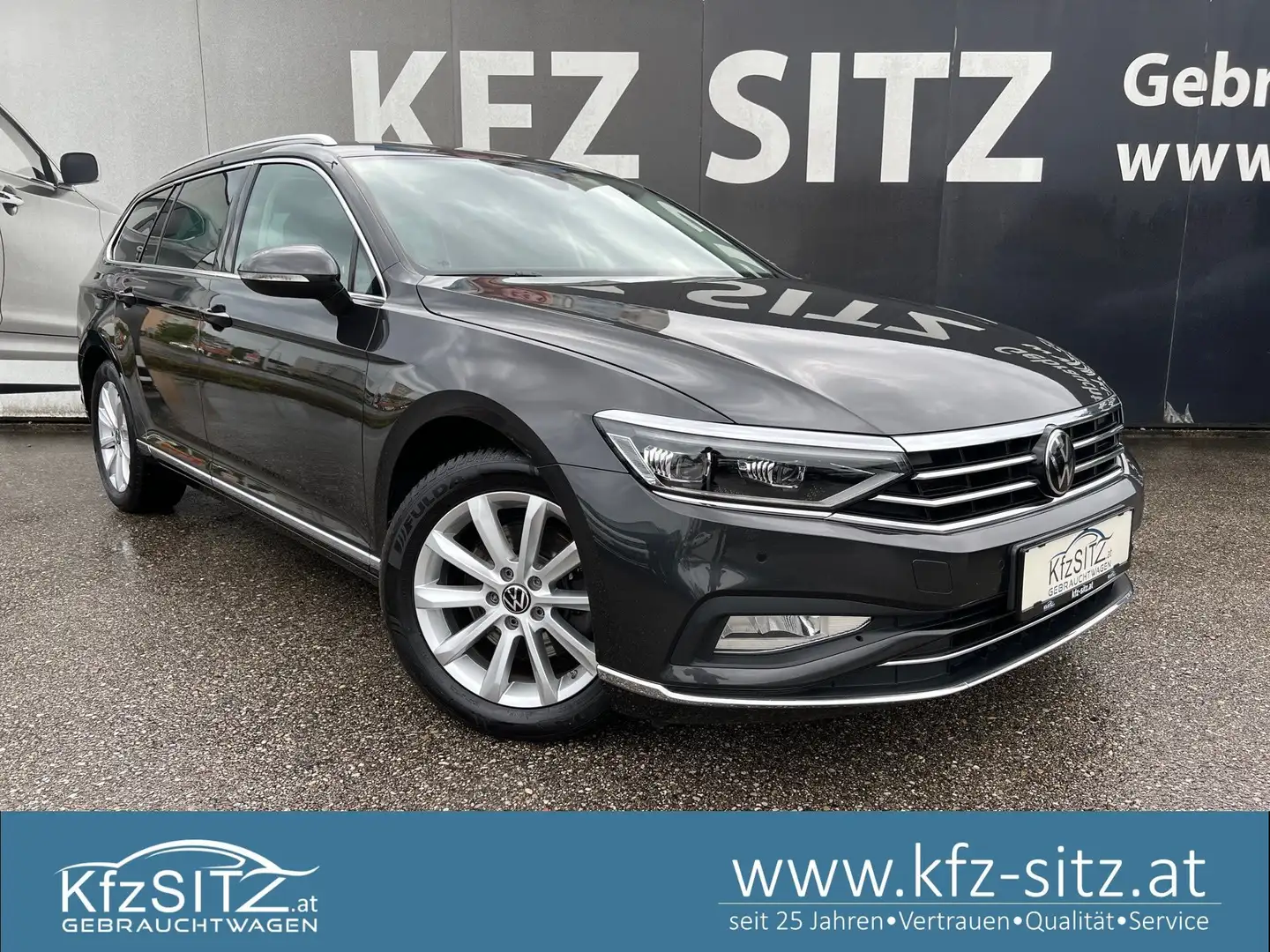 Volkswagen Passat Elegance 2,0 TDI DSG | NP € 62.300 Grau - 1
