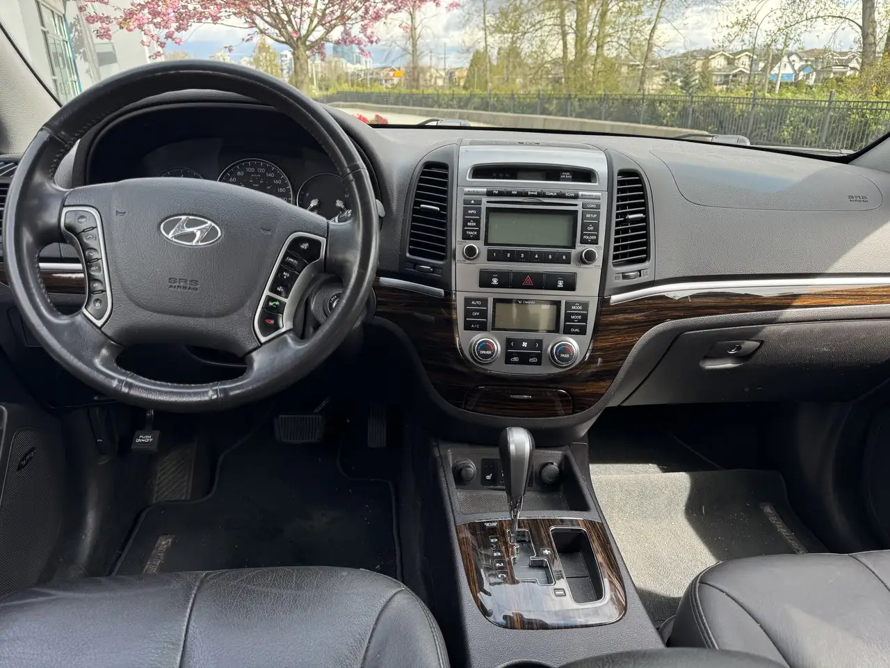 Hyundai SANTA FE photo Hyundai SANTA FE