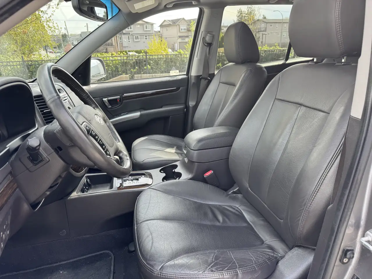 Hyundai SANTA FE photo Hyundai SANTA FE
