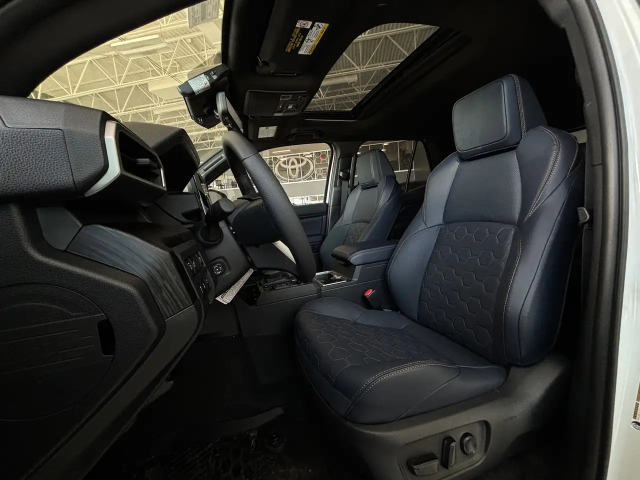 Toyota 4-Runner снимка Toyota 4-Runner