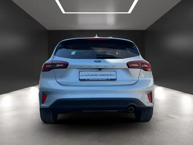 Ford Focus view 10