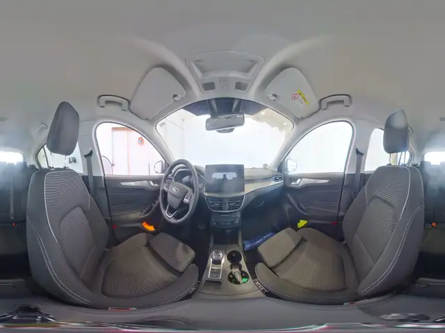 Ford Focus view 13
