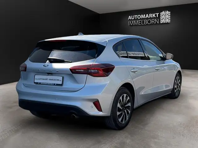 Ford Focus view 7