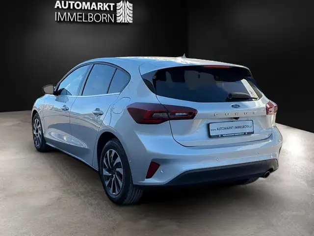 Ford Focus view 5
