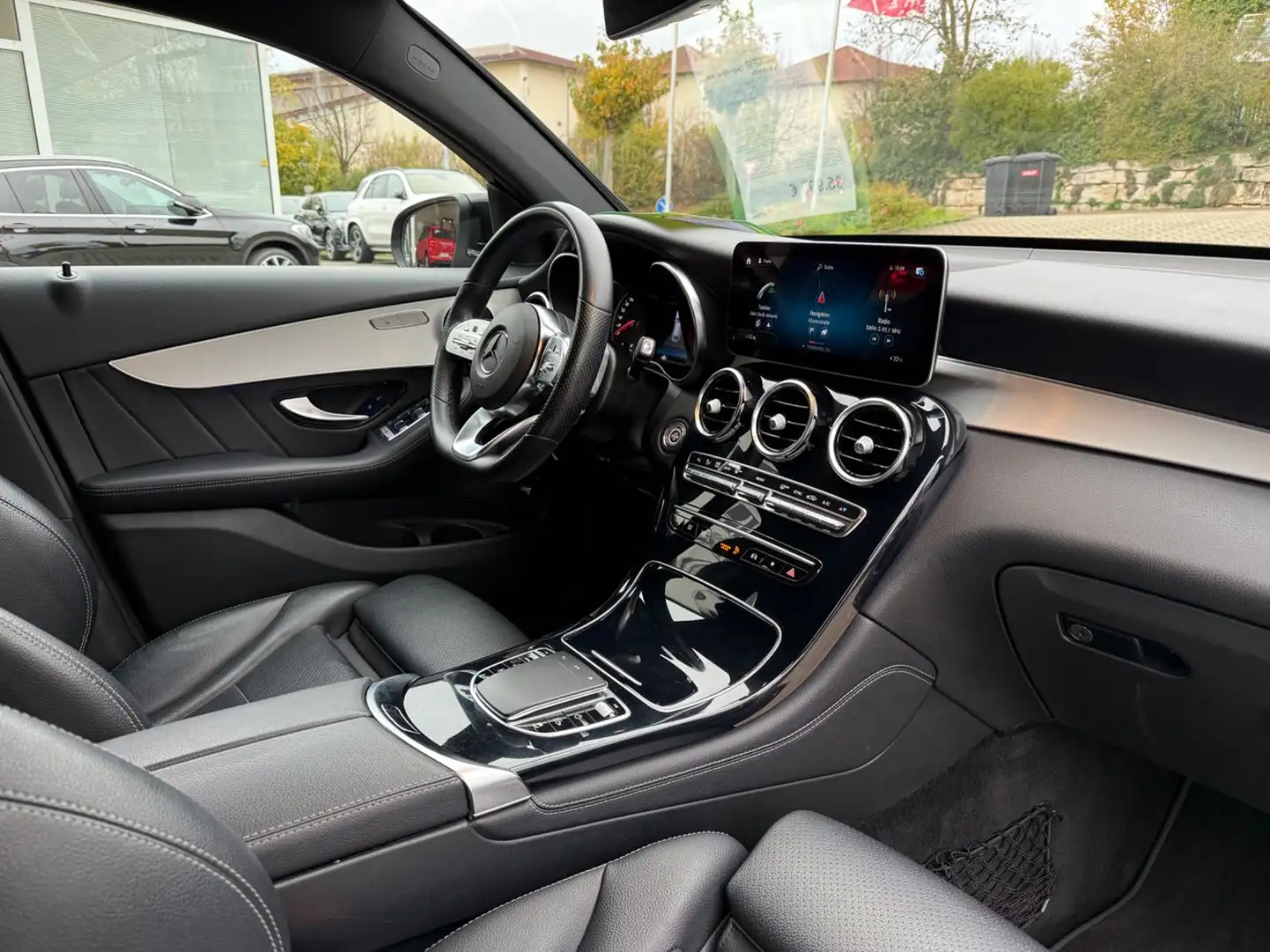 Mercedes-Benz GLC 200 Coupe 4Matic AMG LED Kamera Ambiente Schwarz - 2