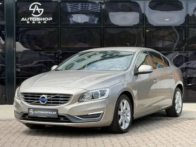 Volvo S60 Lim. Summum 1-HAND/LEDER/SHZ
