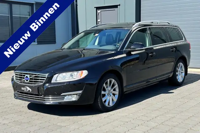 Volvo V70 2.0 T5 245pk Nordic+ SCHUIFDAK XENON 2e eig.! NL-a