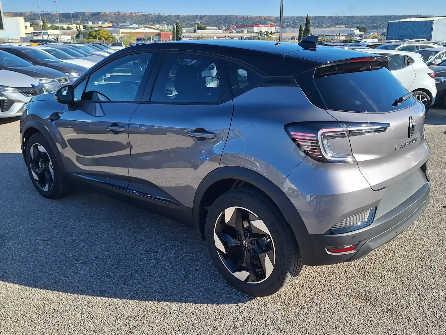Renault Captur mild hybrid 160 EDC Techno Gris - 2