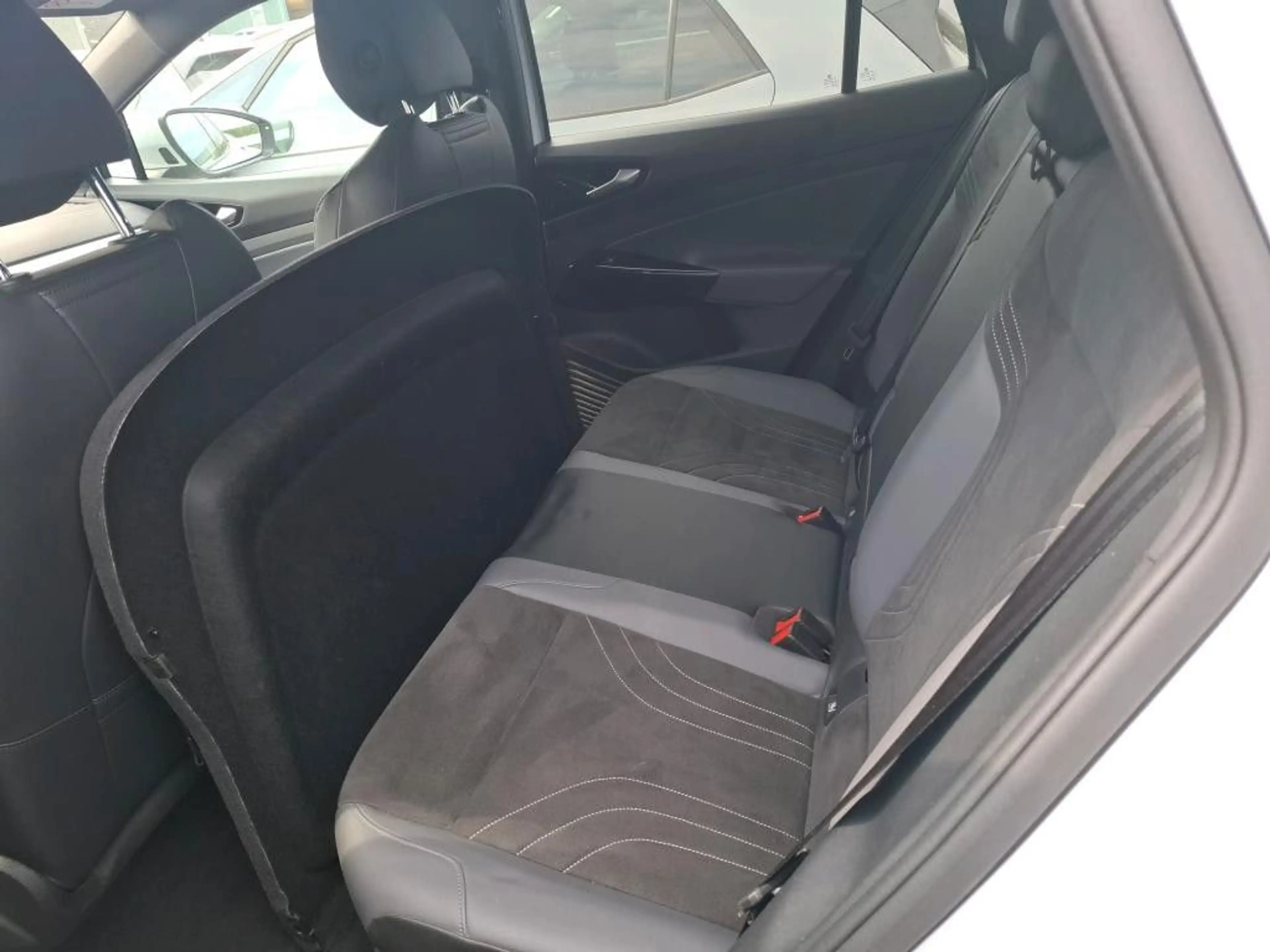 Volkswagen ID.5 Pro Performance *PANO*AHK*IQMATRIX*3D*SPORT — photo 8