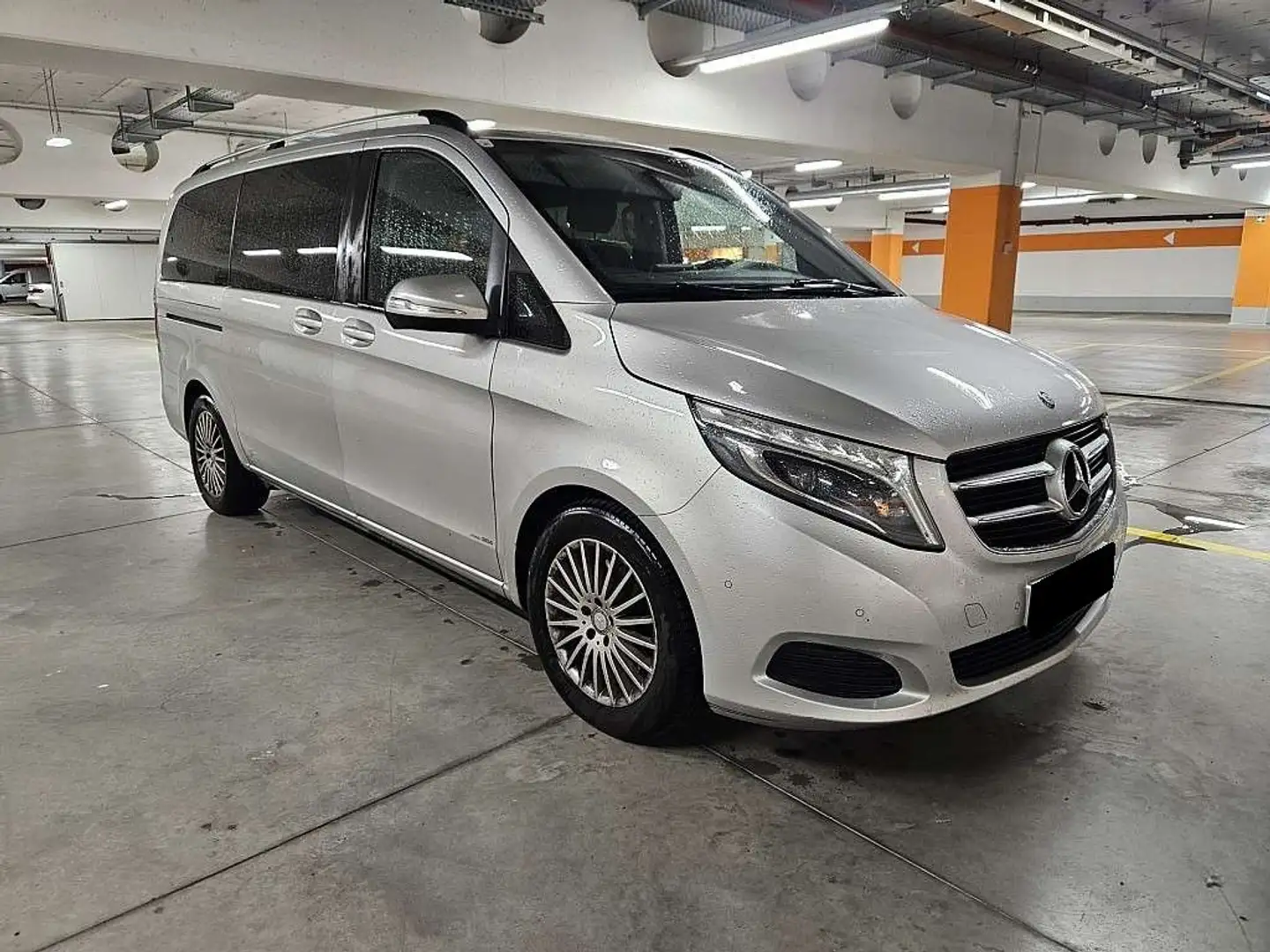 Mercedes-Benz V 220 CDI lang Silber - 1