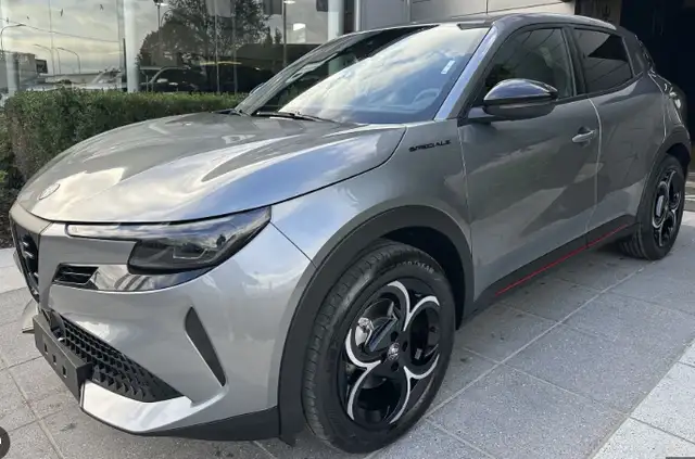 Alfa Romeo Junior Junior 1.2 ibrida Speciale 145cv edct6 KM0