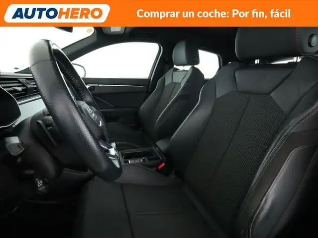 Audi Q3 view 11