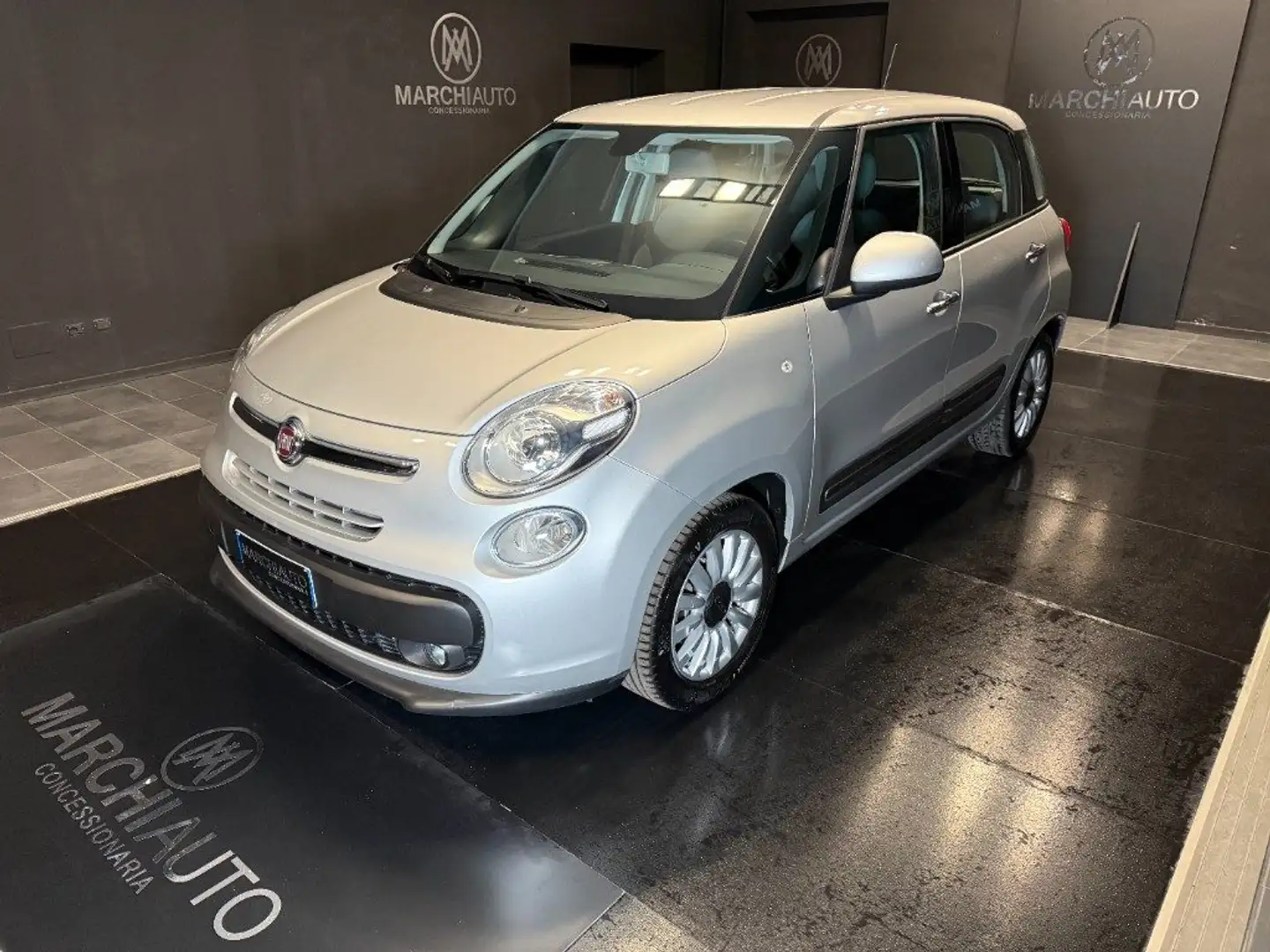 Fiat 500L 1.4 95 CV Pop Star Zilver - 1