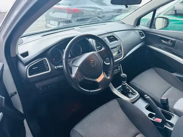Suzuki SX4 S-Cross view 5