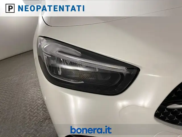 Mercedes-Benz B Class view 8