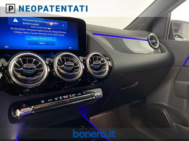 Mercedes-Benz B Class view 13